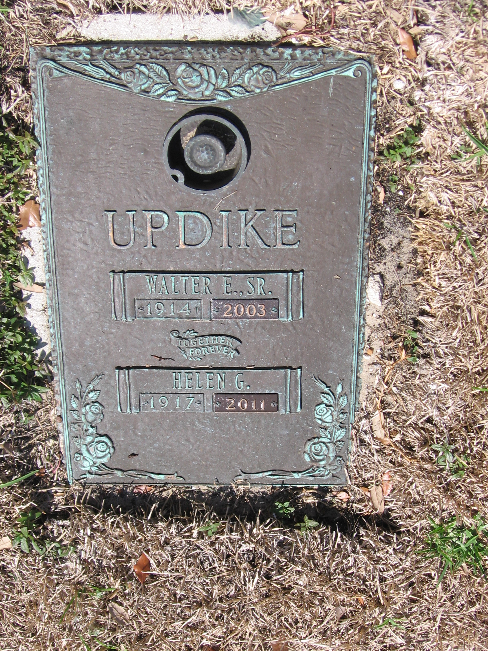 Walter E Updike, Sr