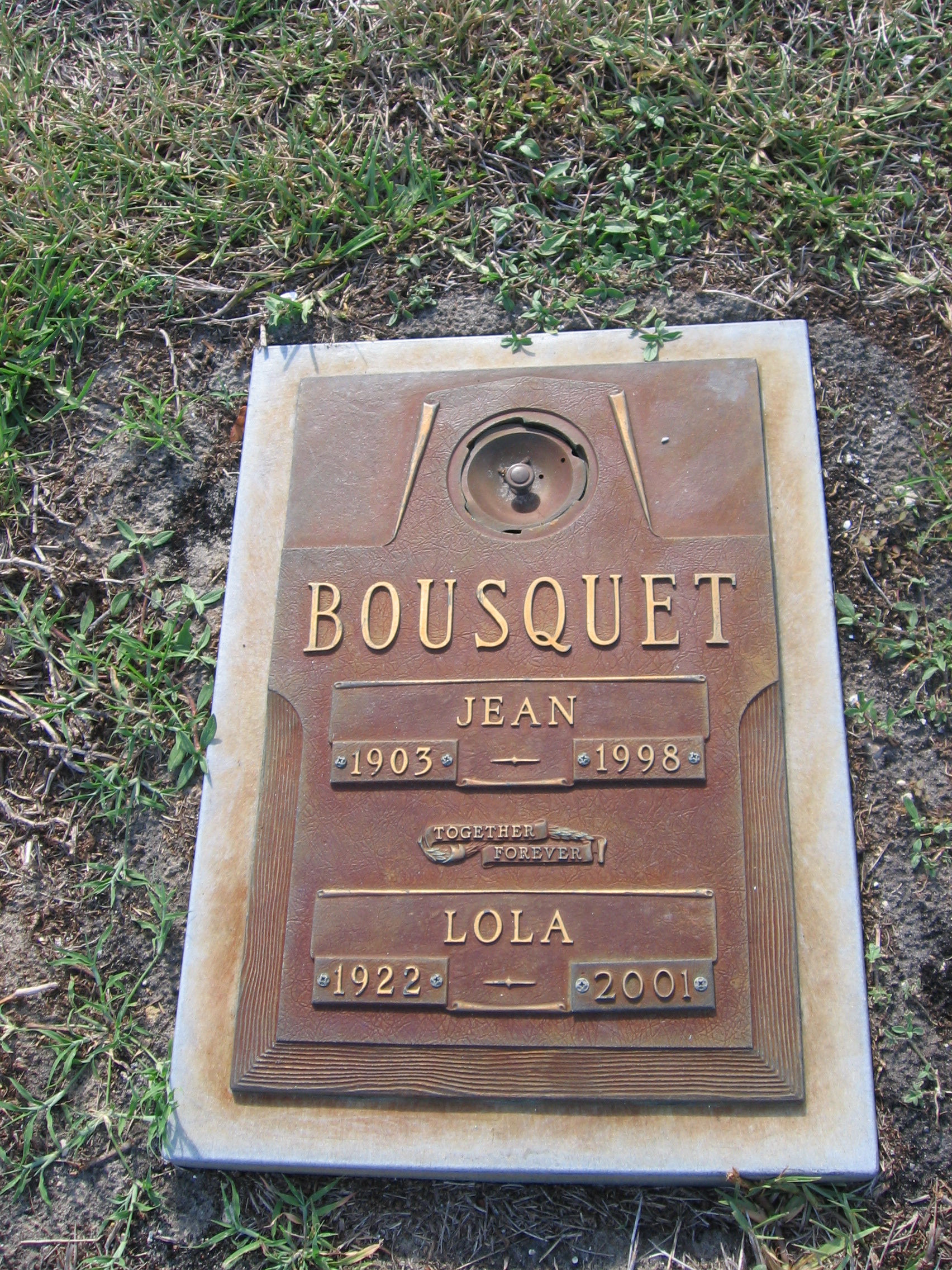Lola Bousquet