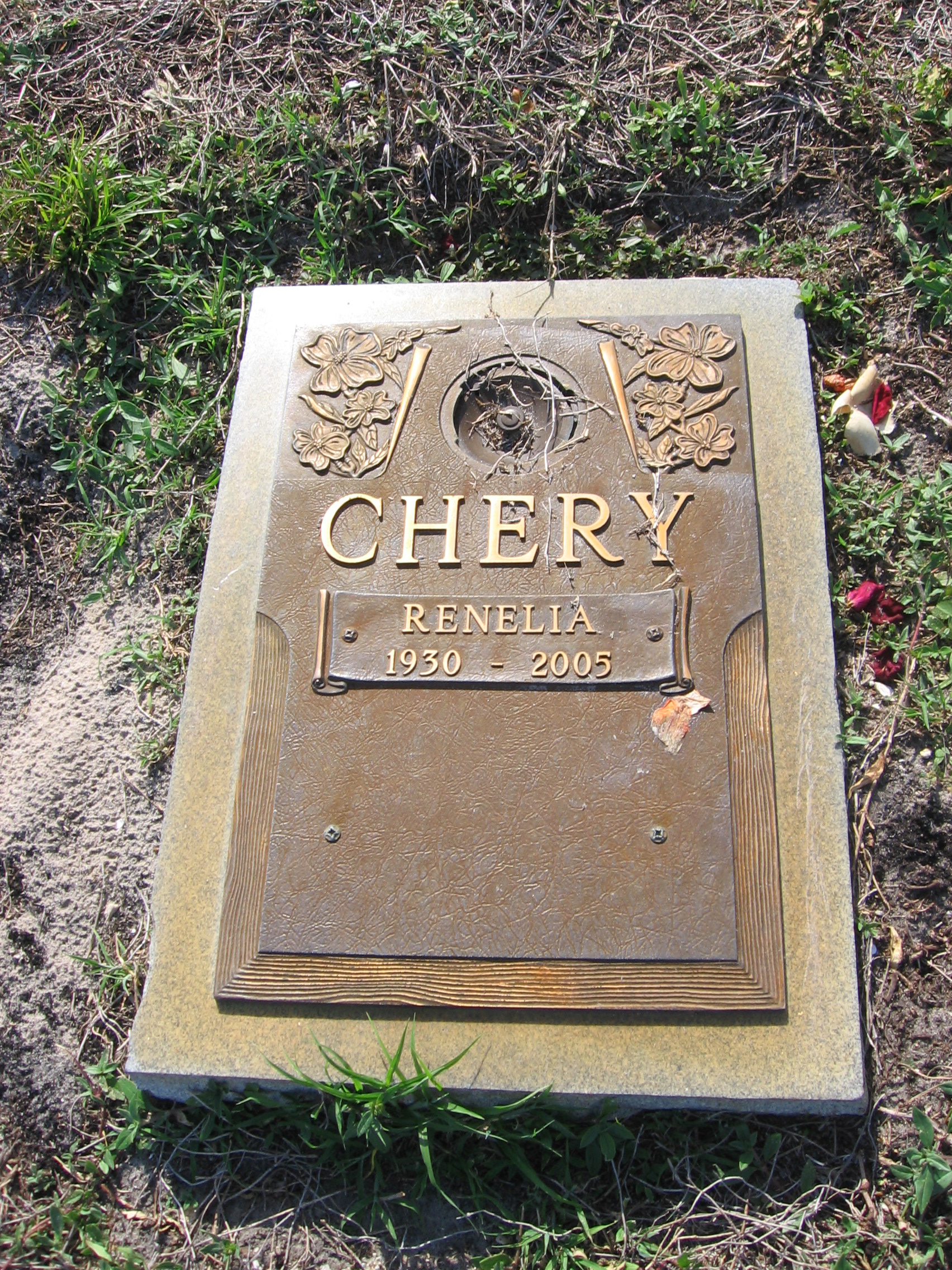 Renelia Chery
