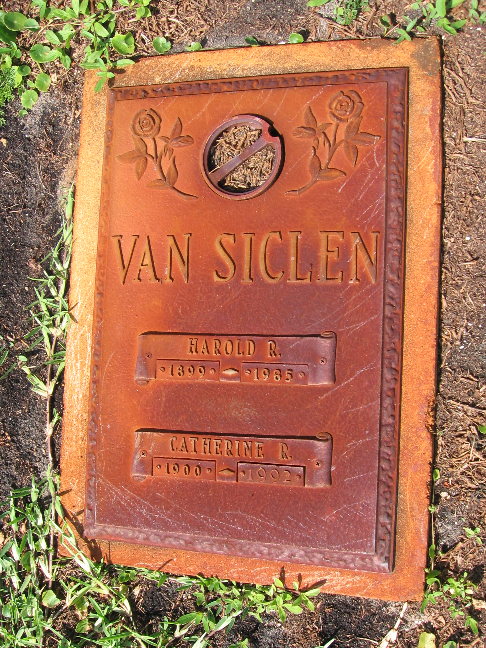 Harold R Van Siclen