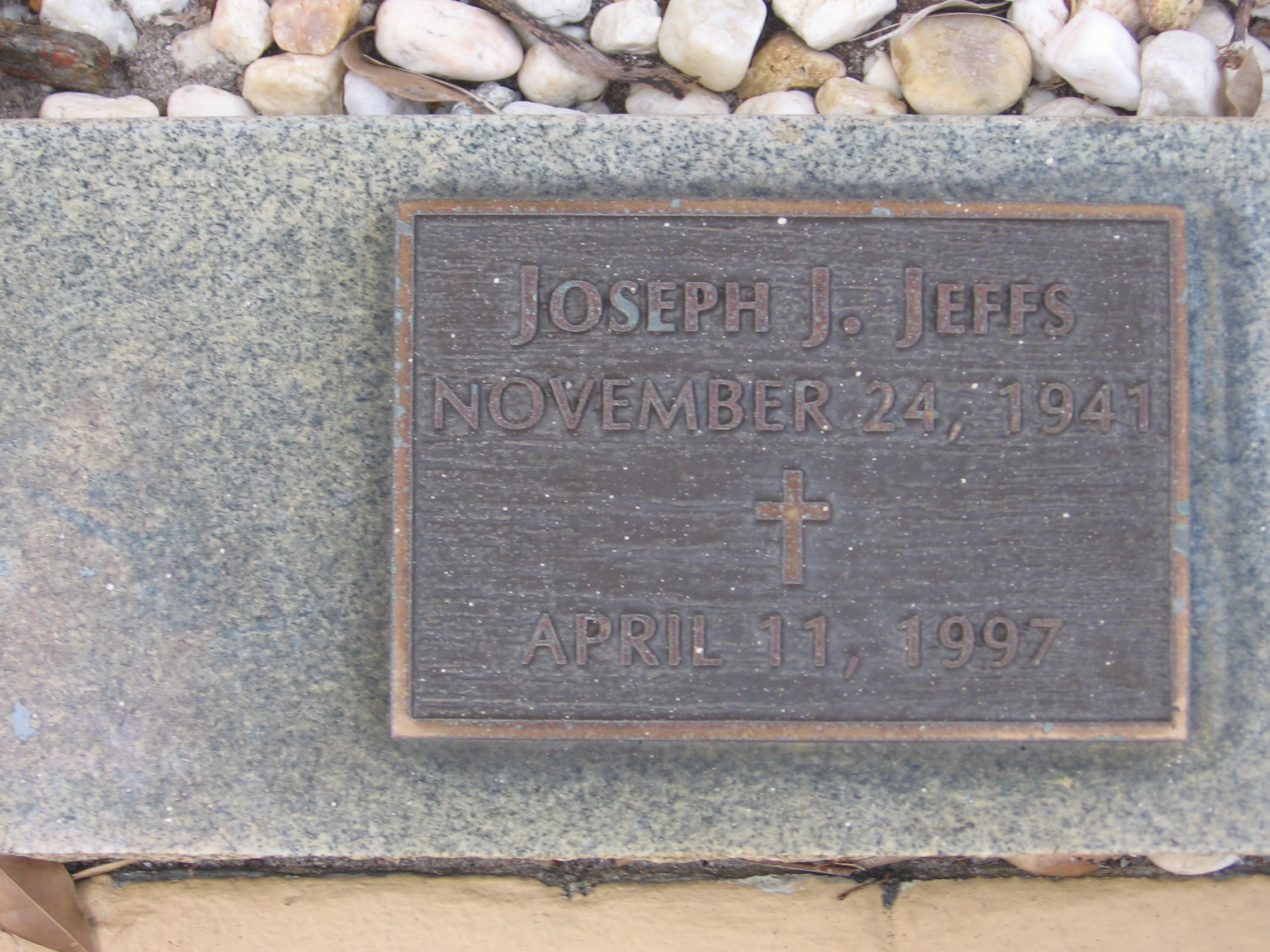 Joseph J Jeffs