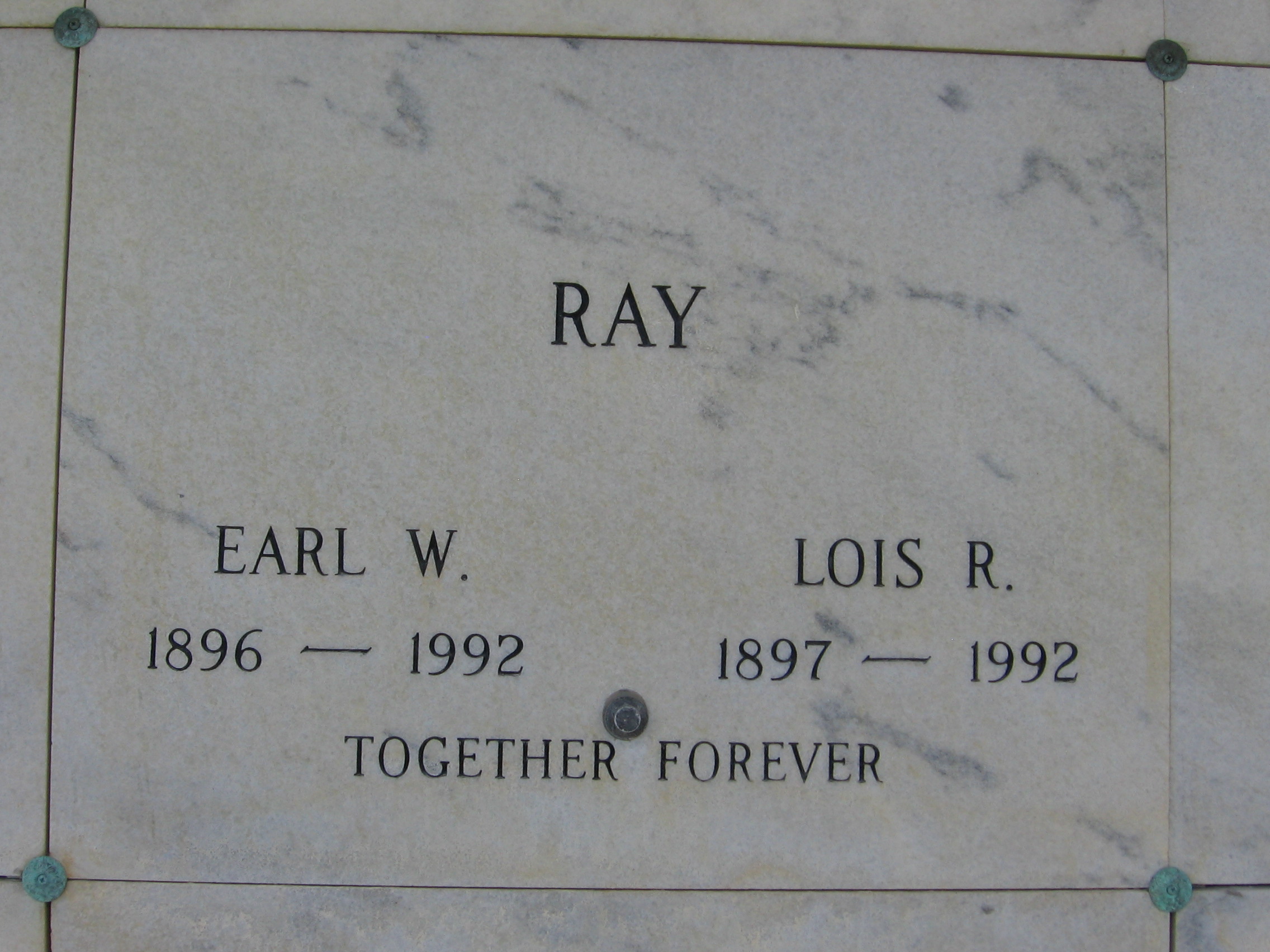 Lois R Ray