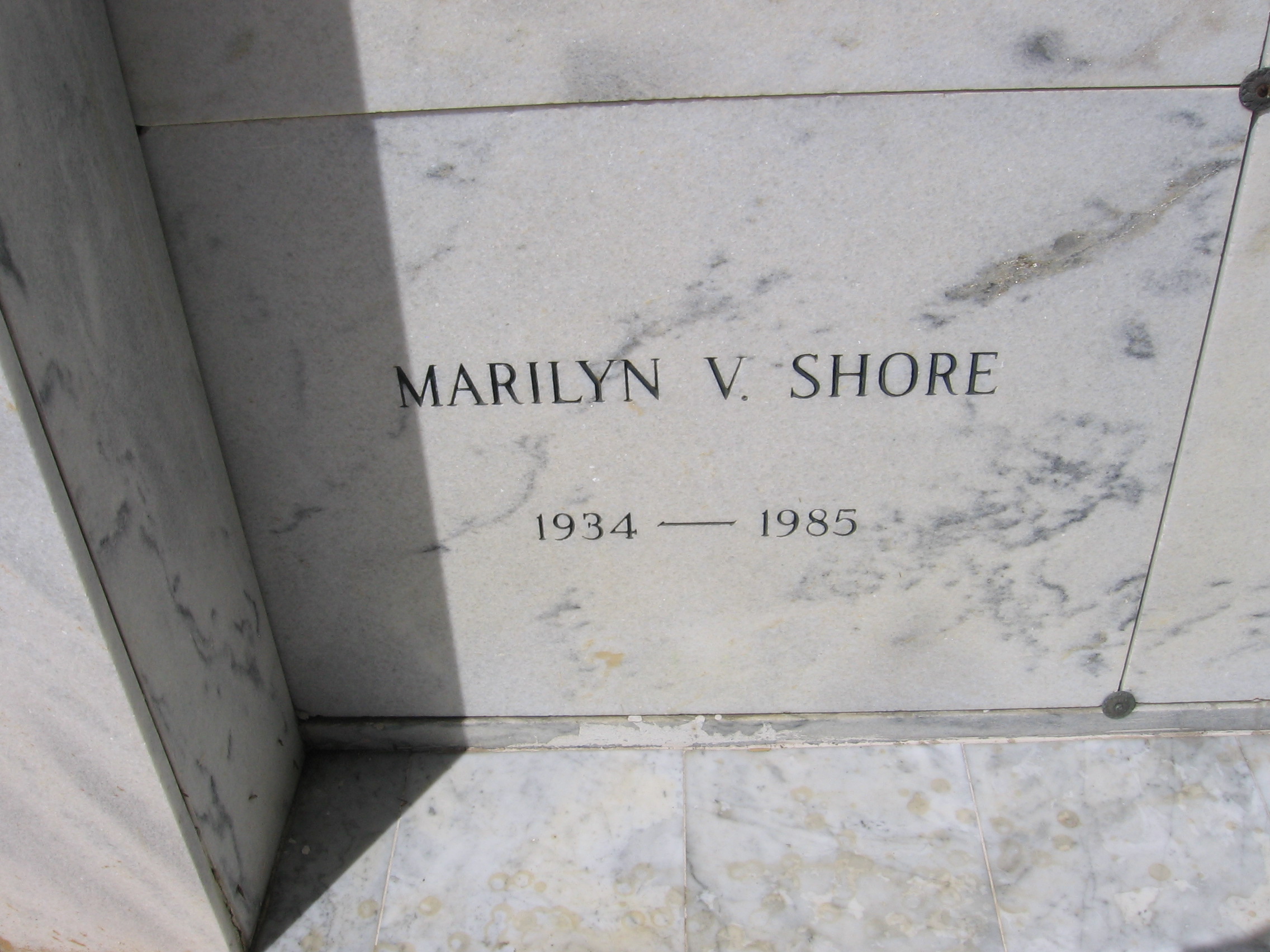 Marilyn V Shore