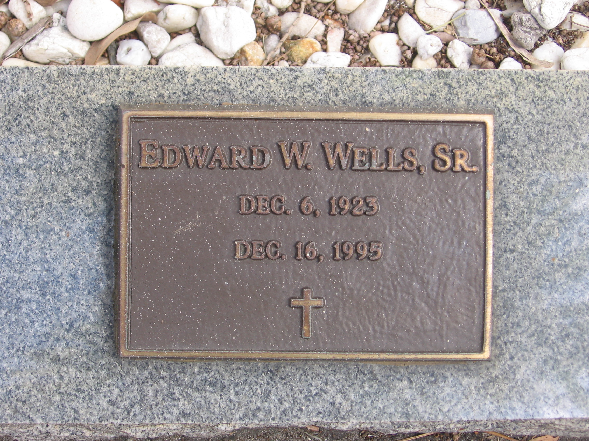 Edward W Wells, Sr