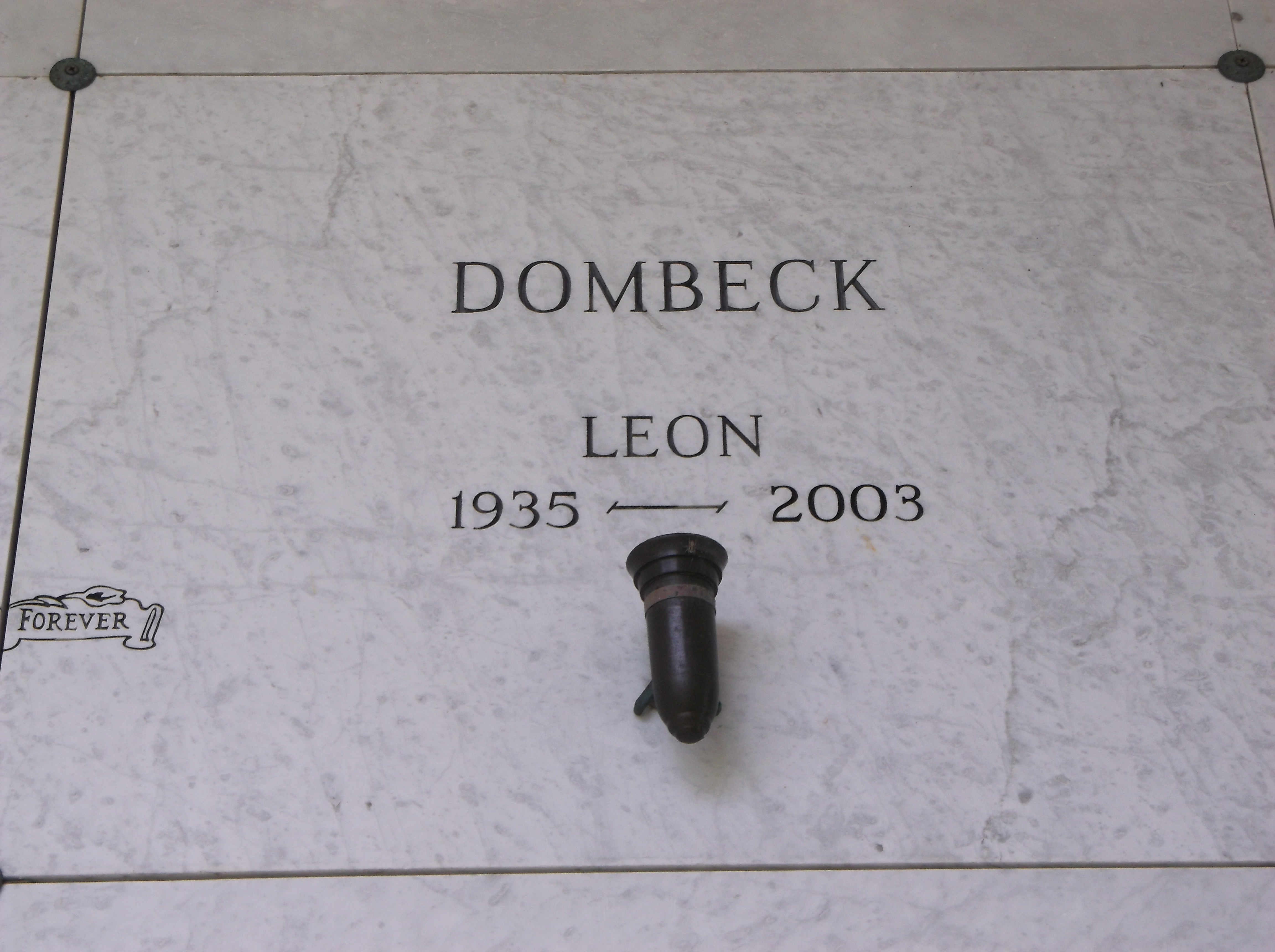 Leon Dombeck
