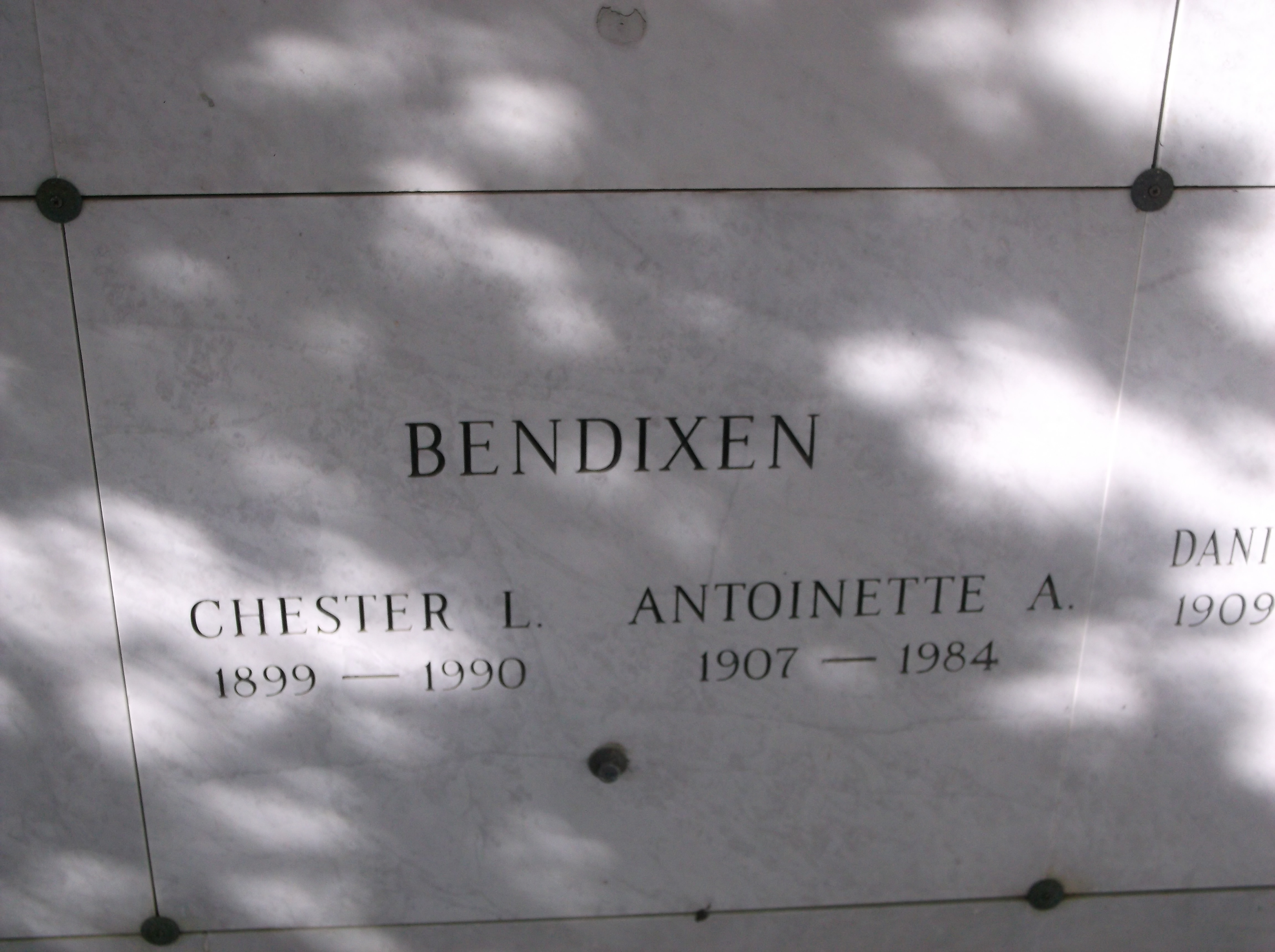 Chester L Bendixen