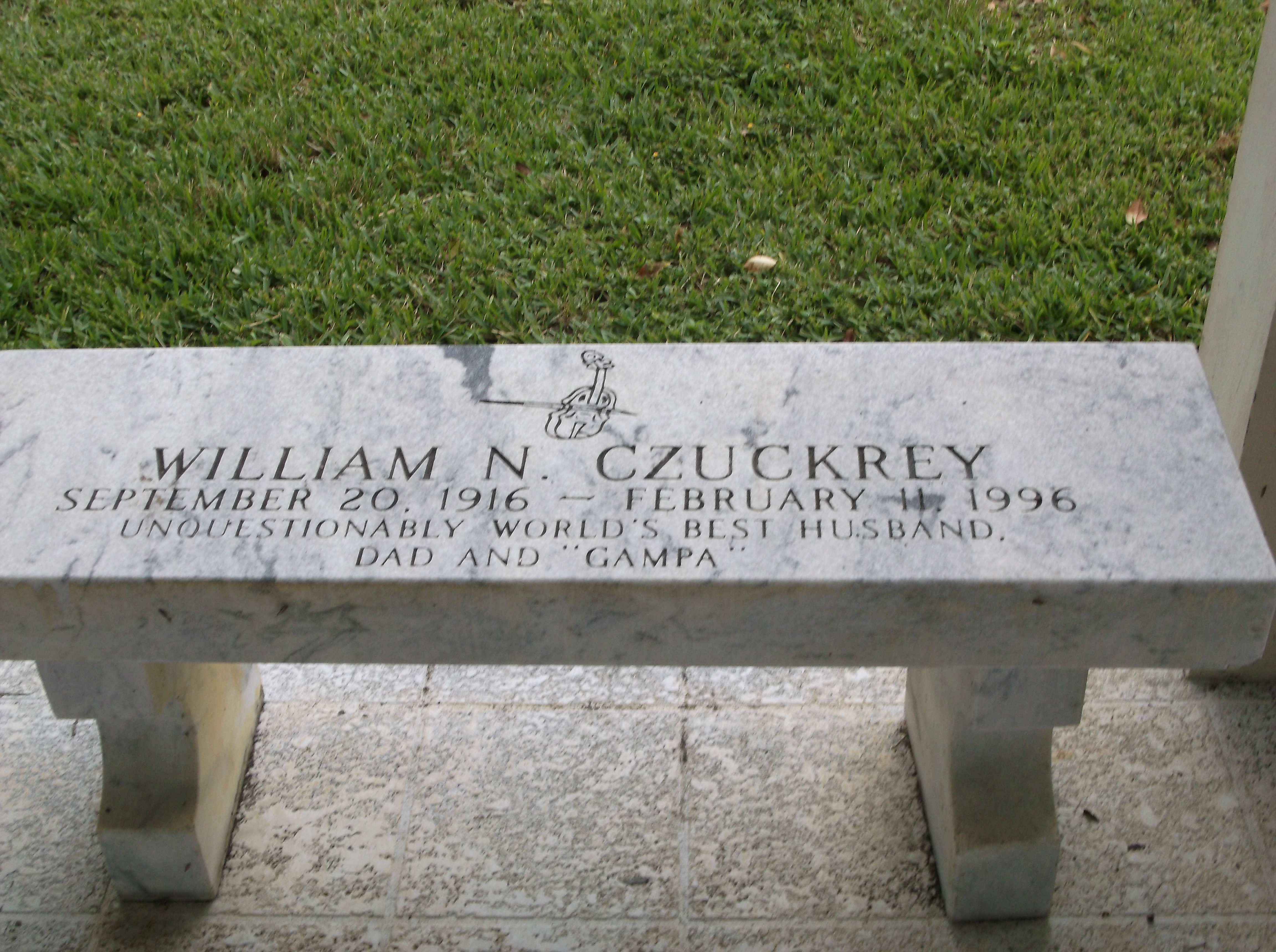 William N Czuckrey