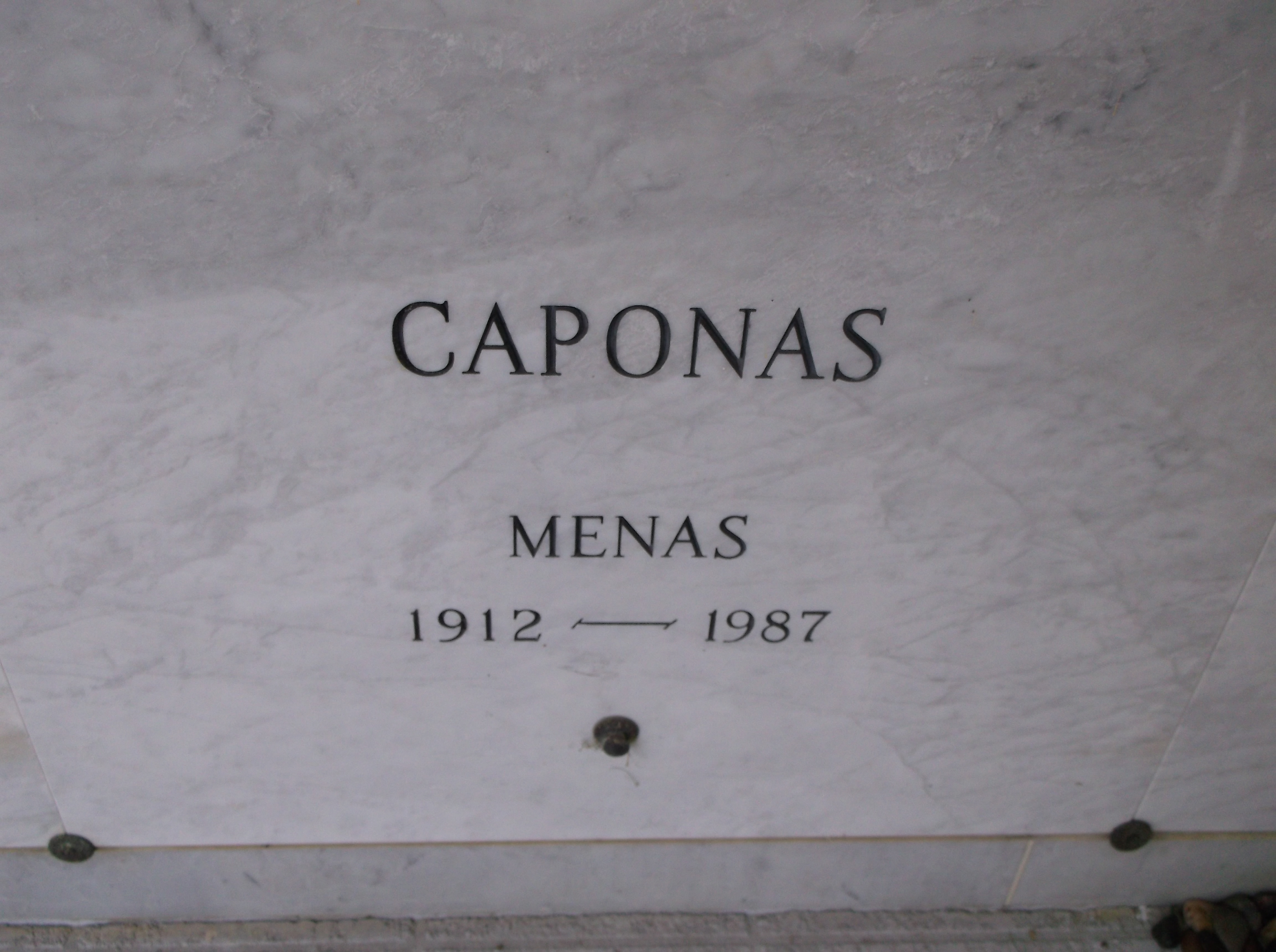 Menas Caponas