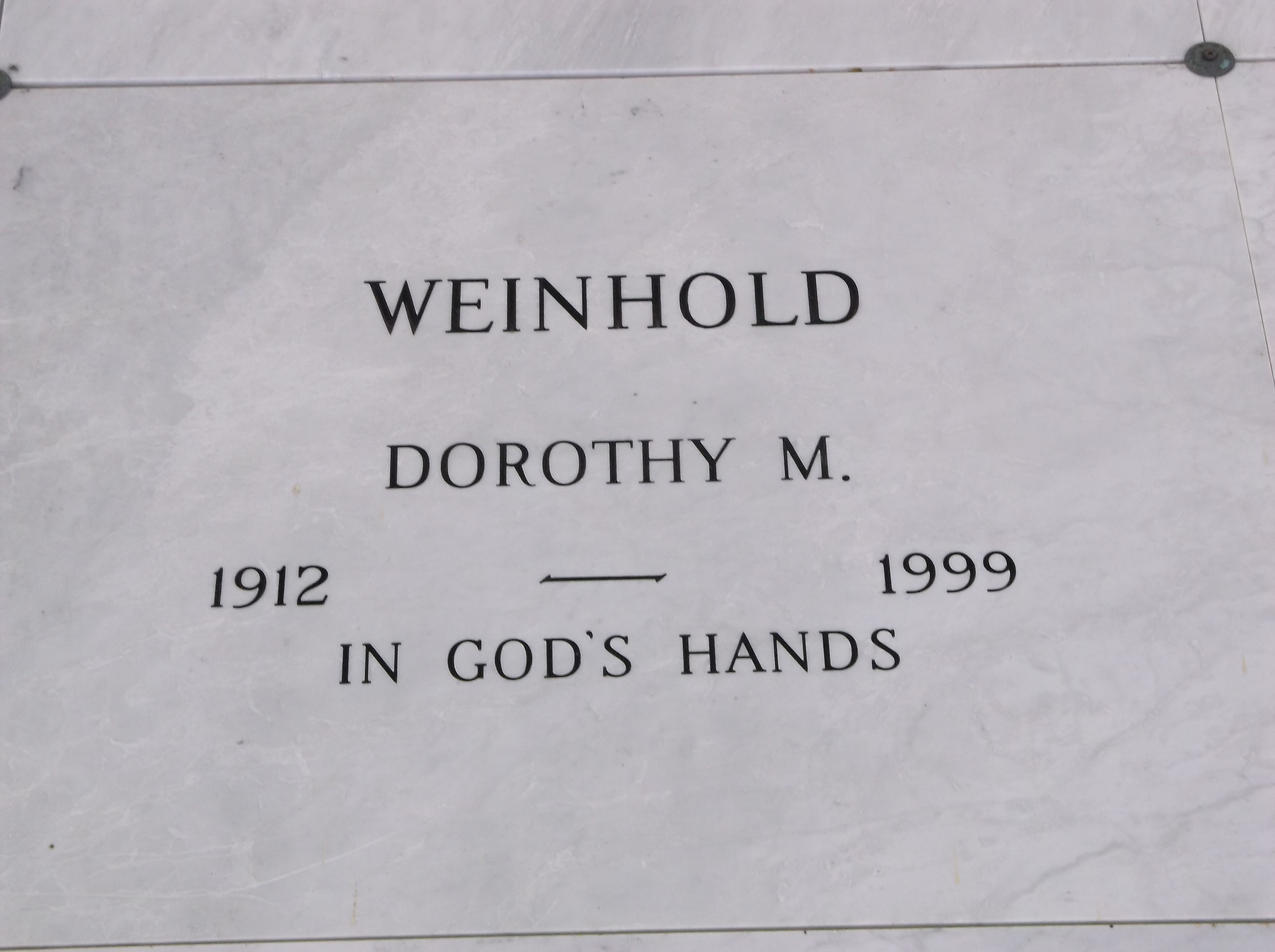 Dorothy M Weinhold