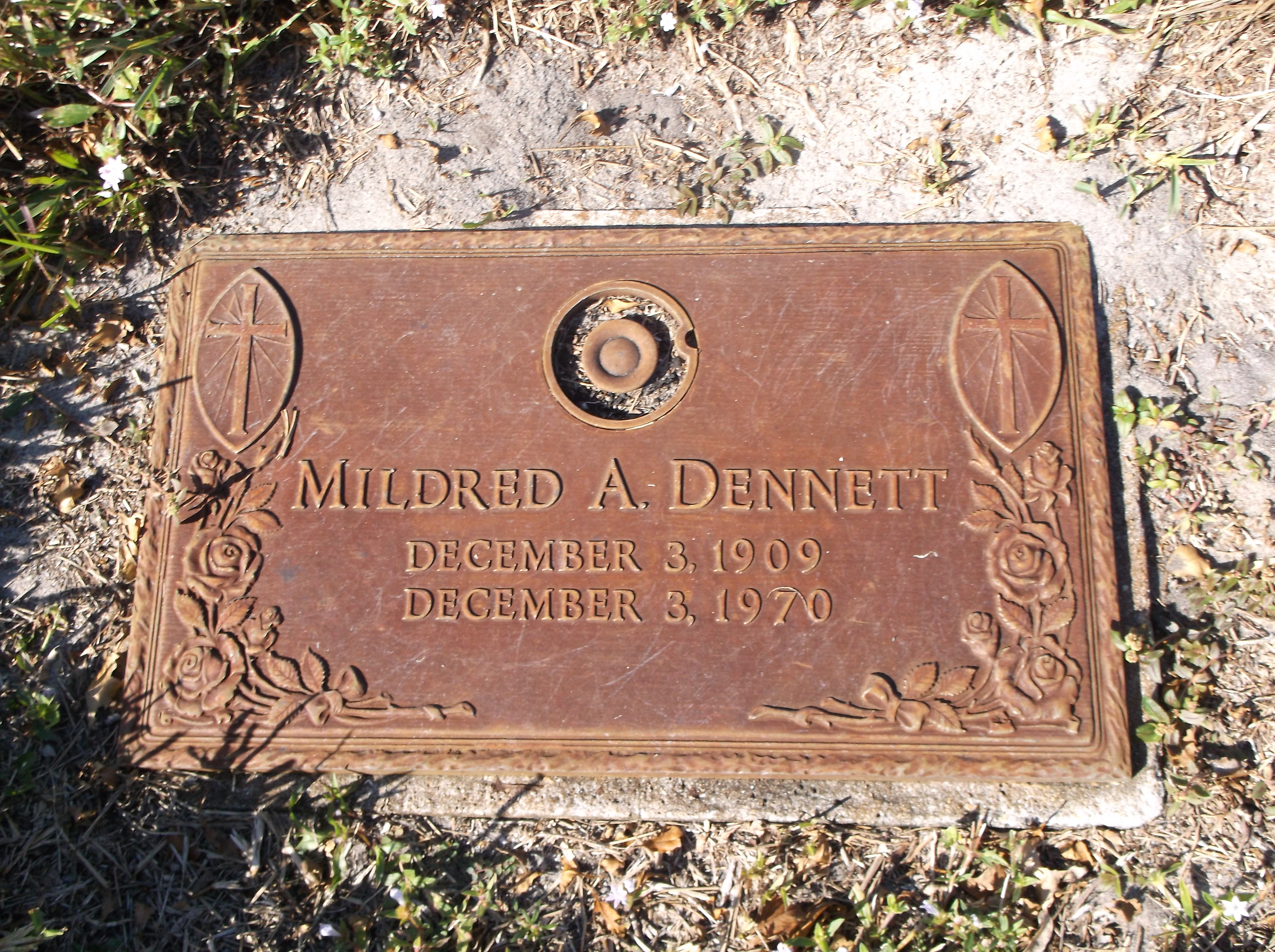 Mildred A Dennett