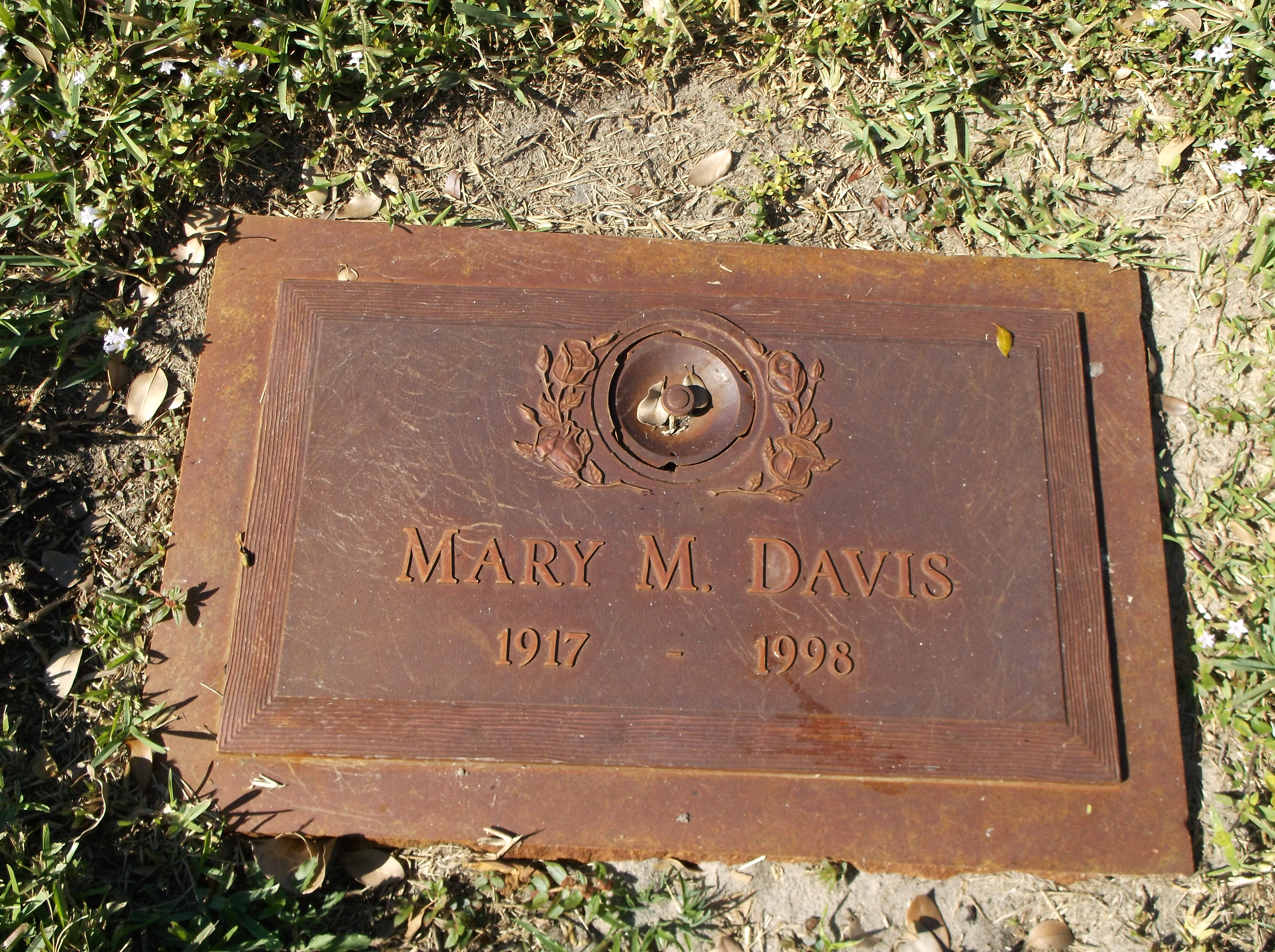 Mary M Davis