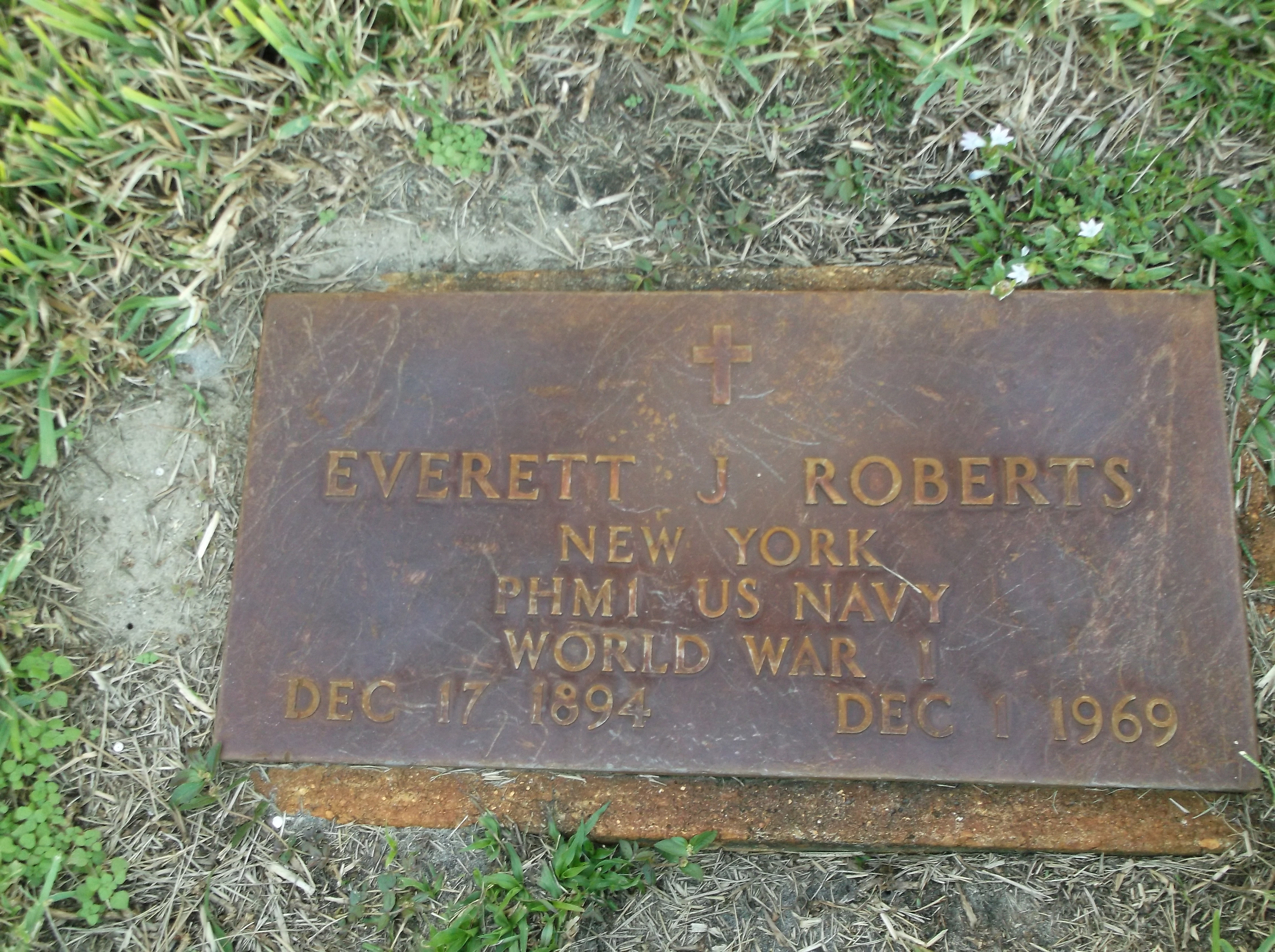 Everett J Roberts