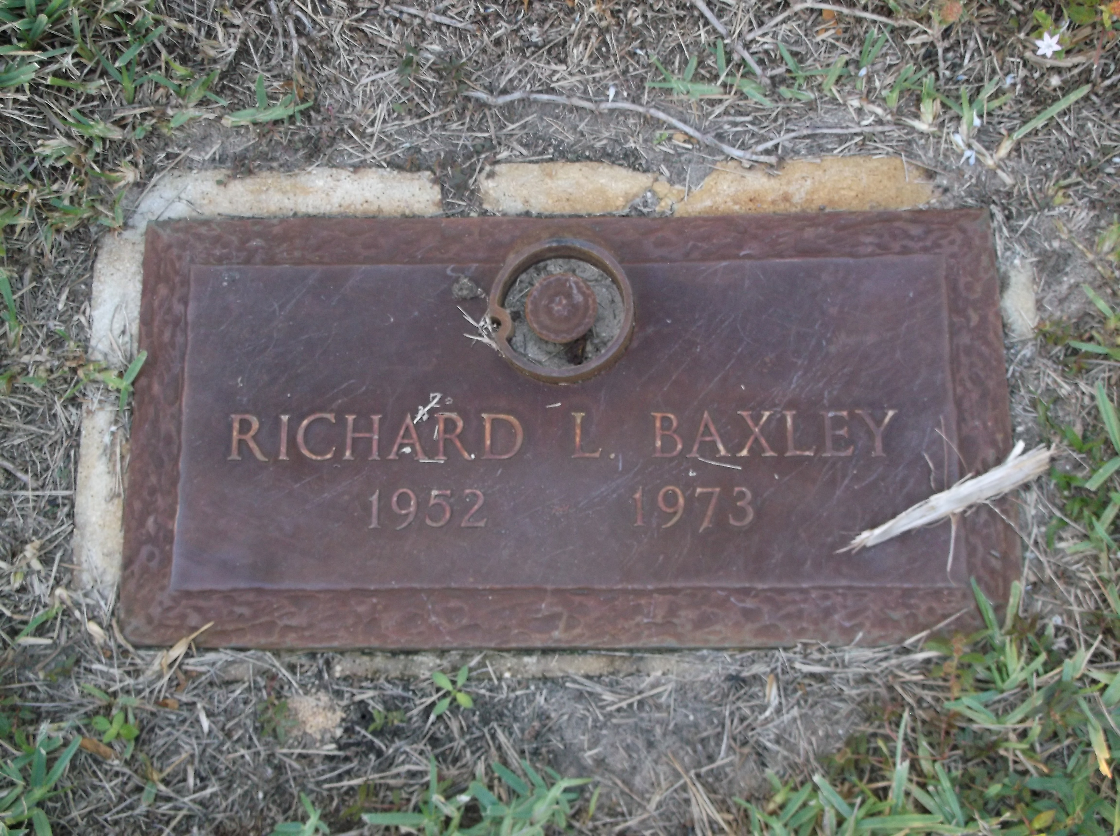 Richard L Baxley