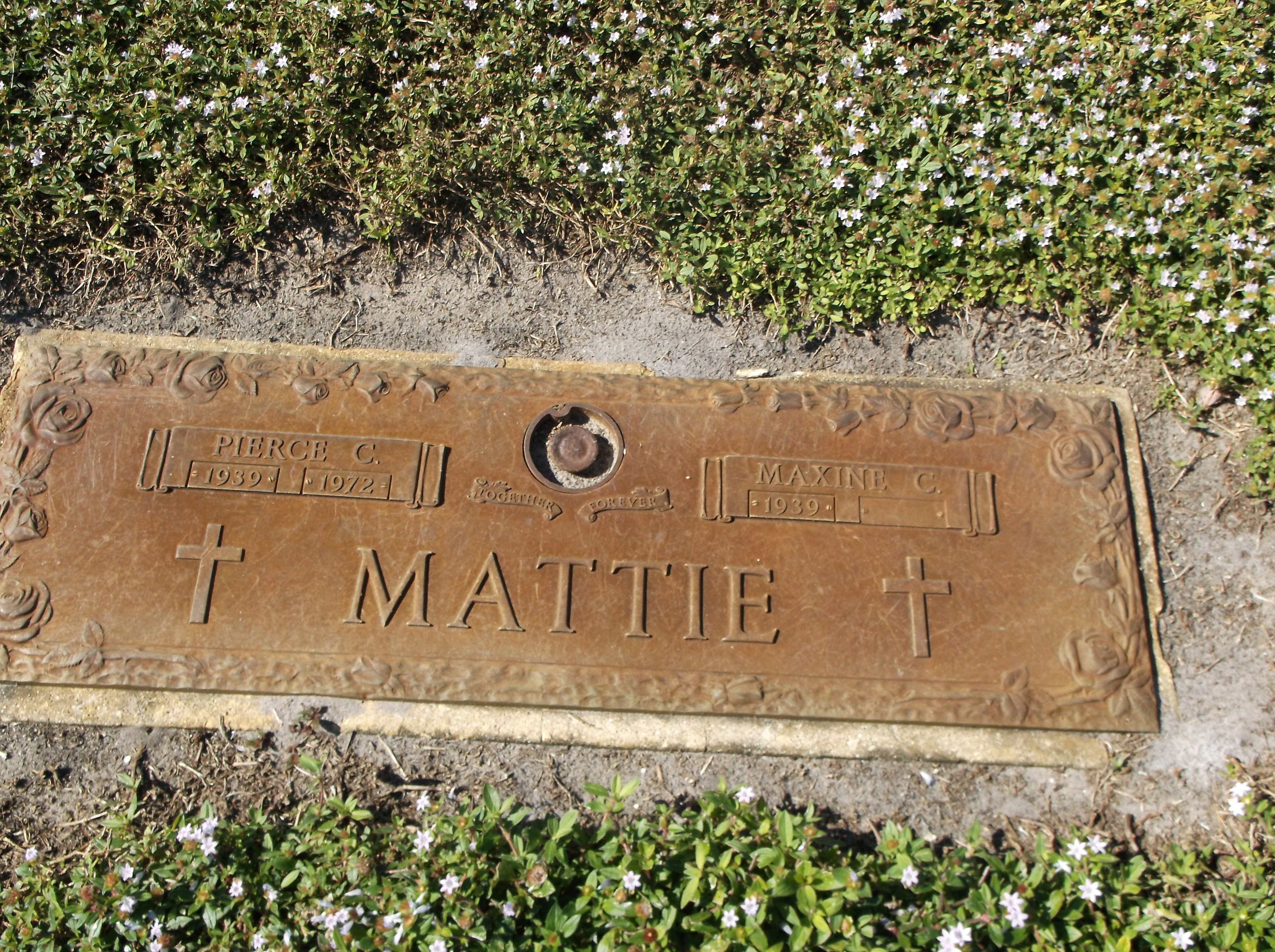 Maxine C Mattie