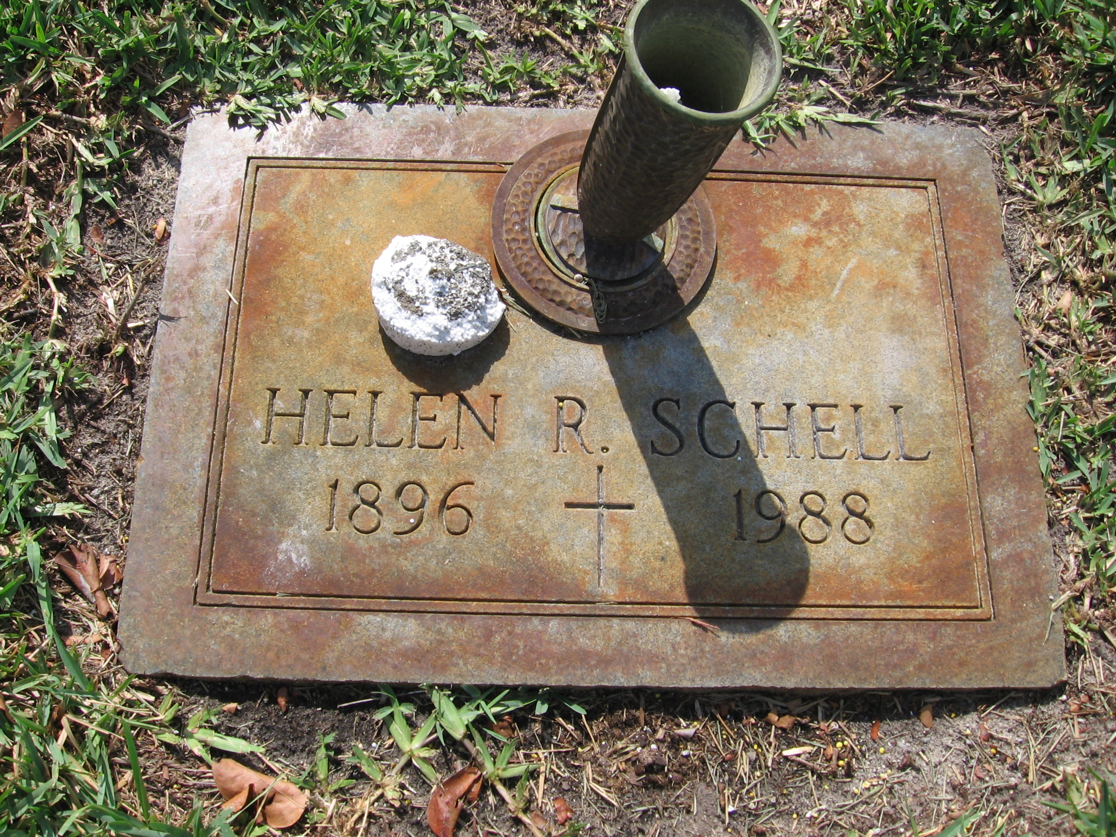 Helen R Schell