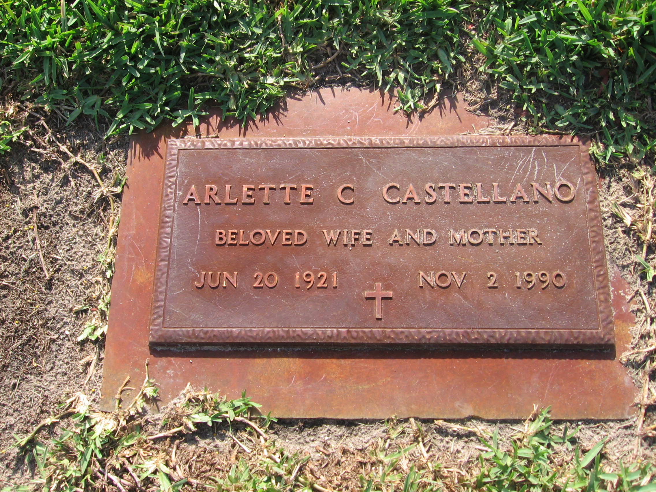 Arlette C Castellano