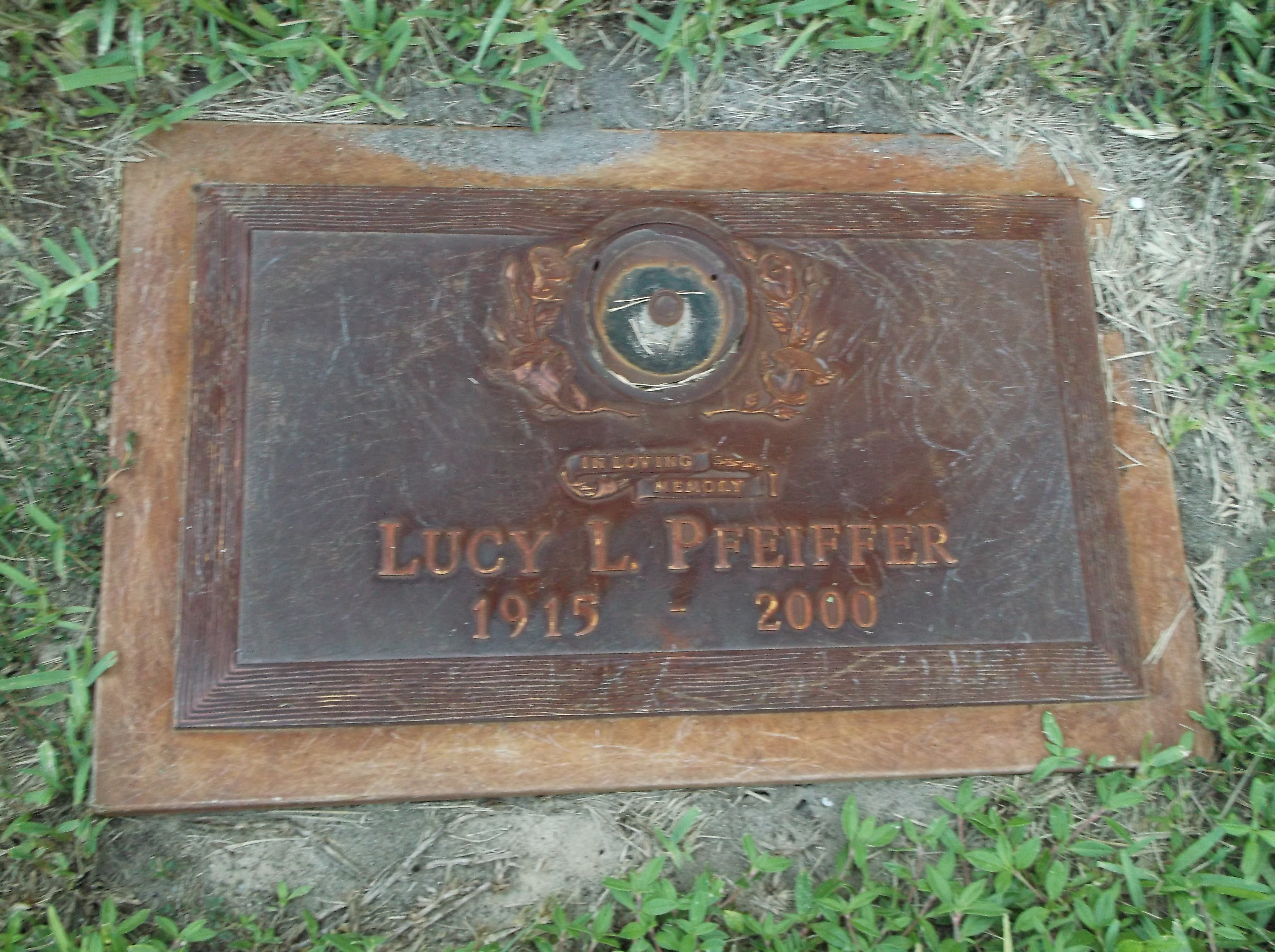 Lucy L Pfeiffer