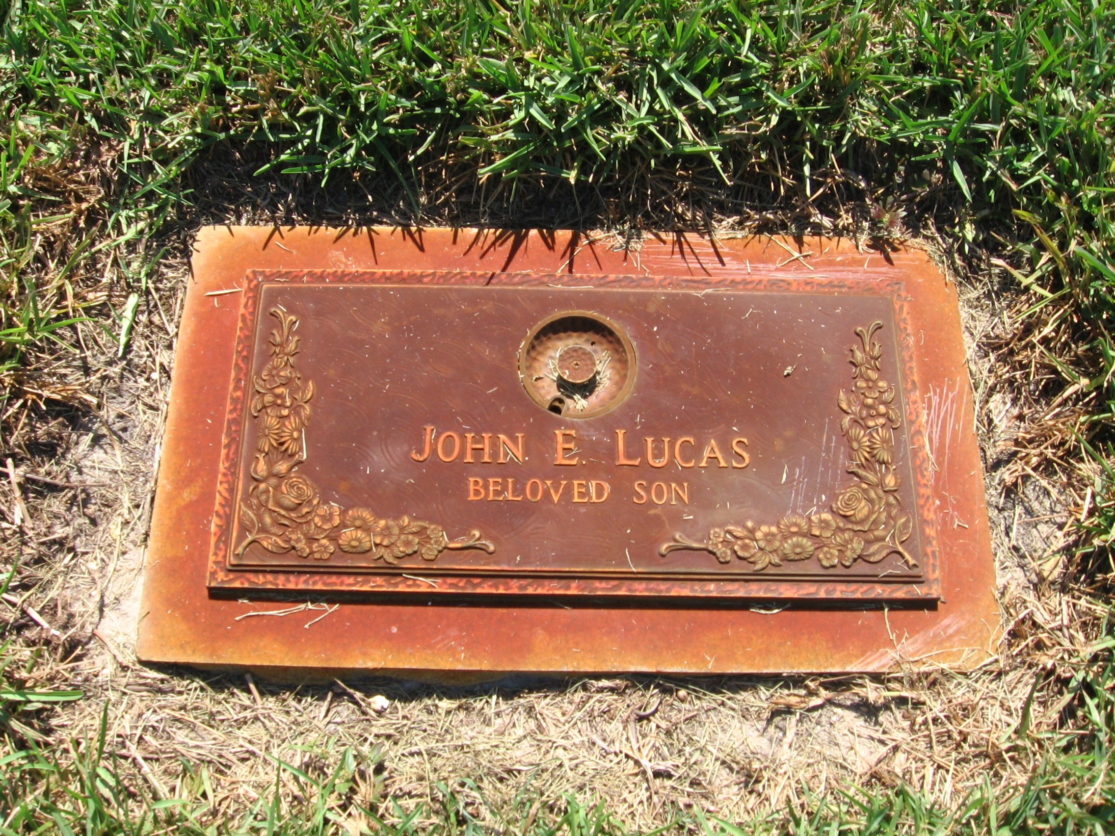 John E Lucas