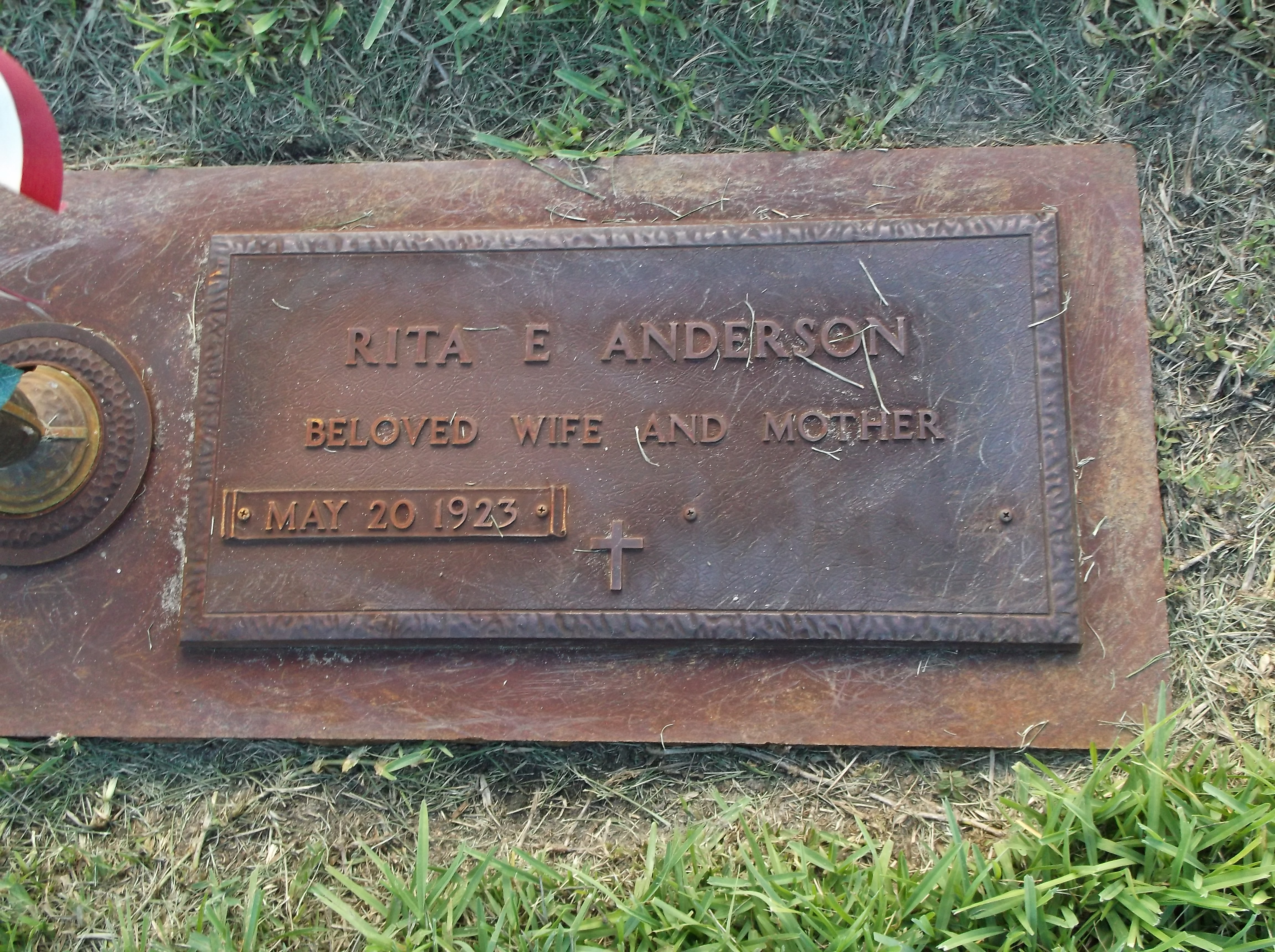 Rita E Anderson