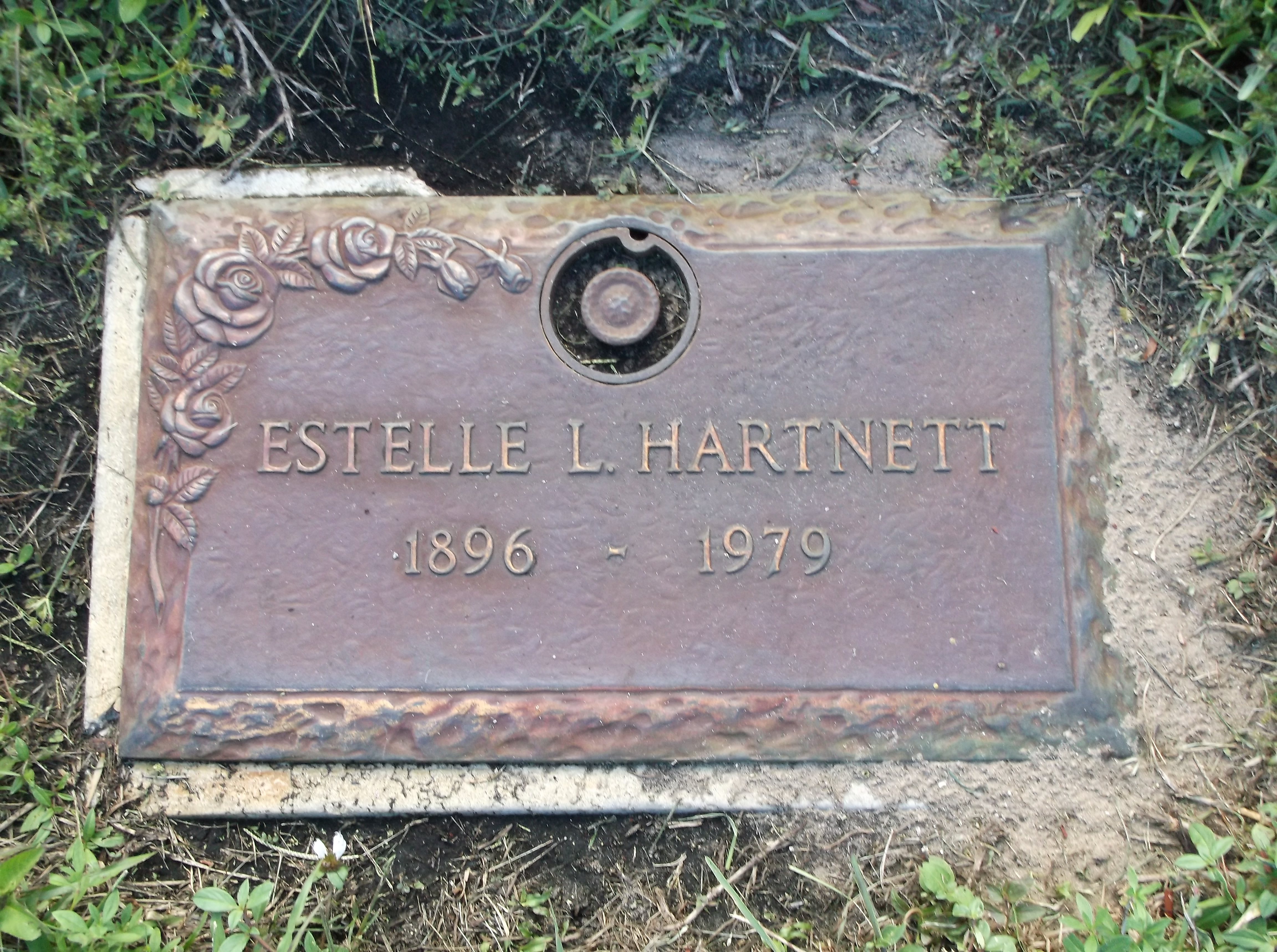 Estelle L Hartnett