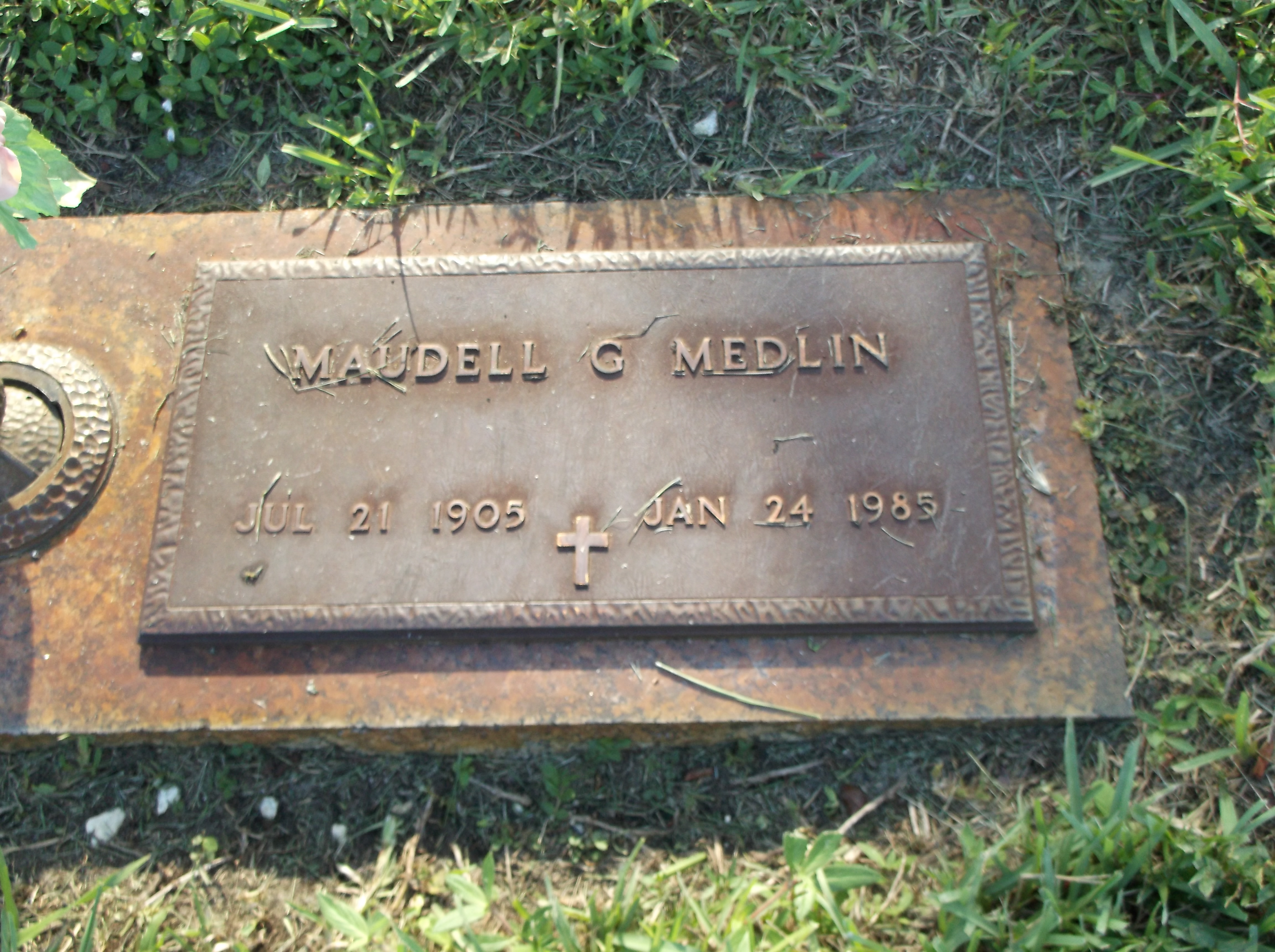 Maudell G Medlin
