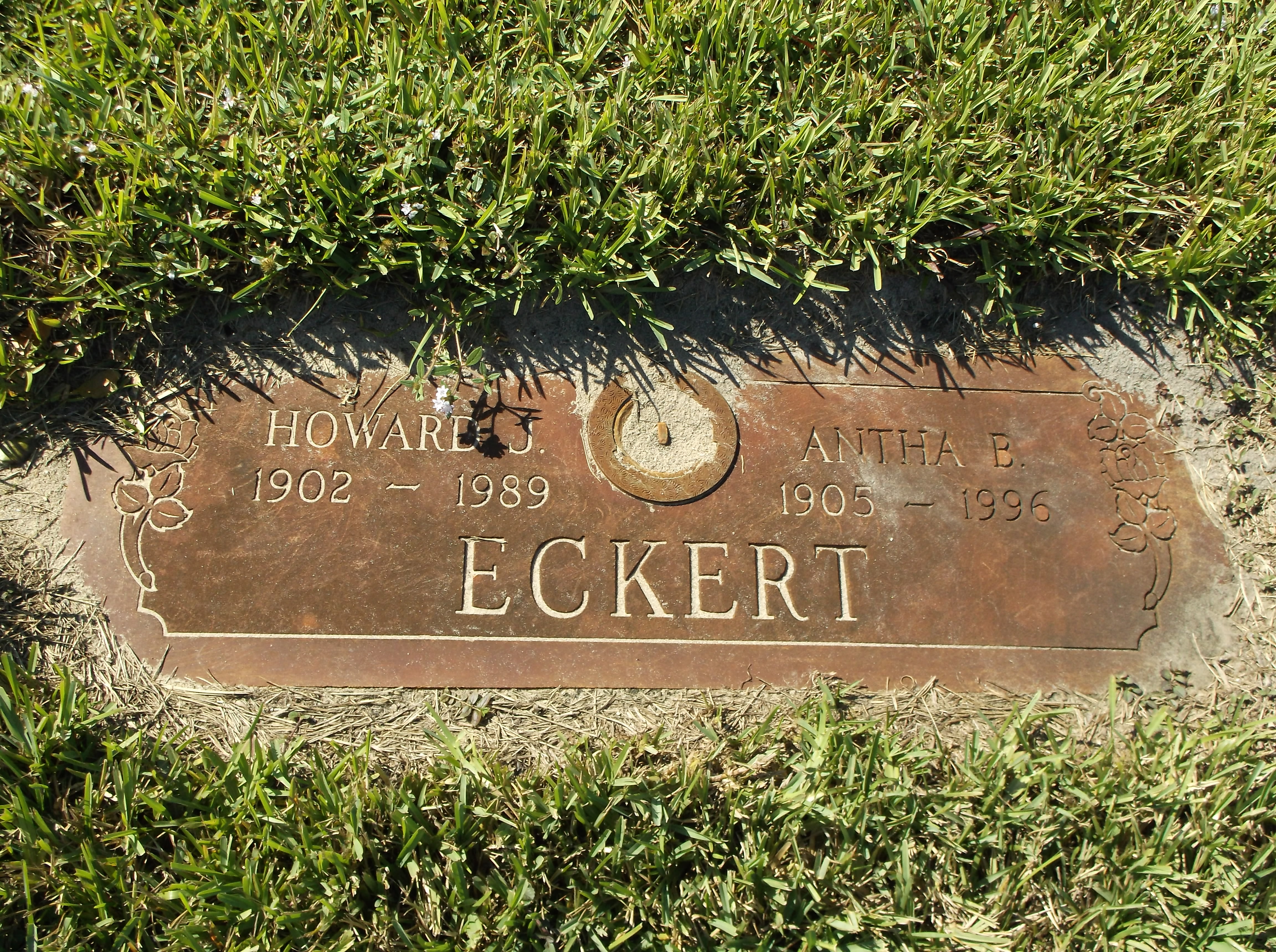 Howard J Eckert