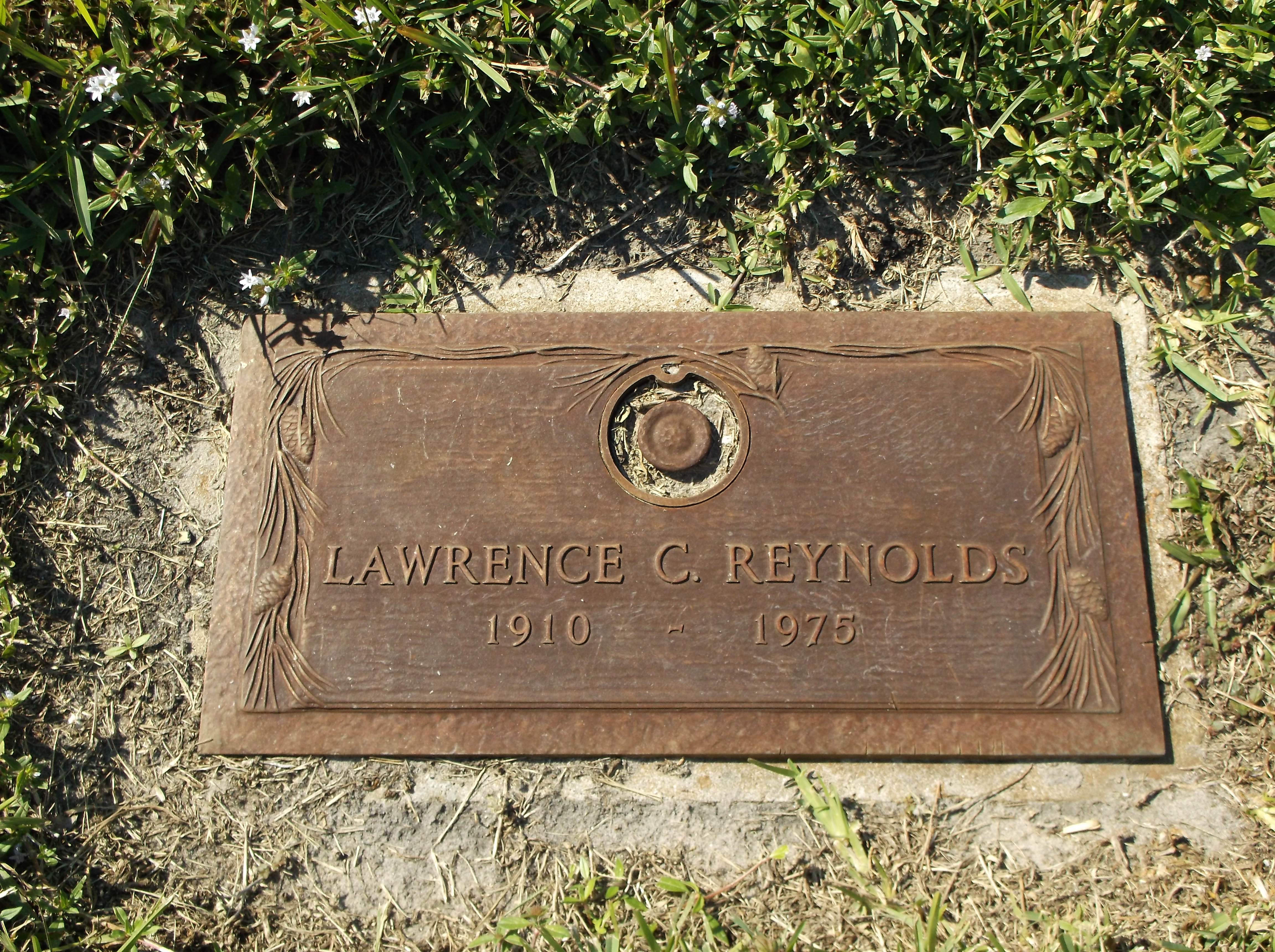 Lawrence C Reynolds