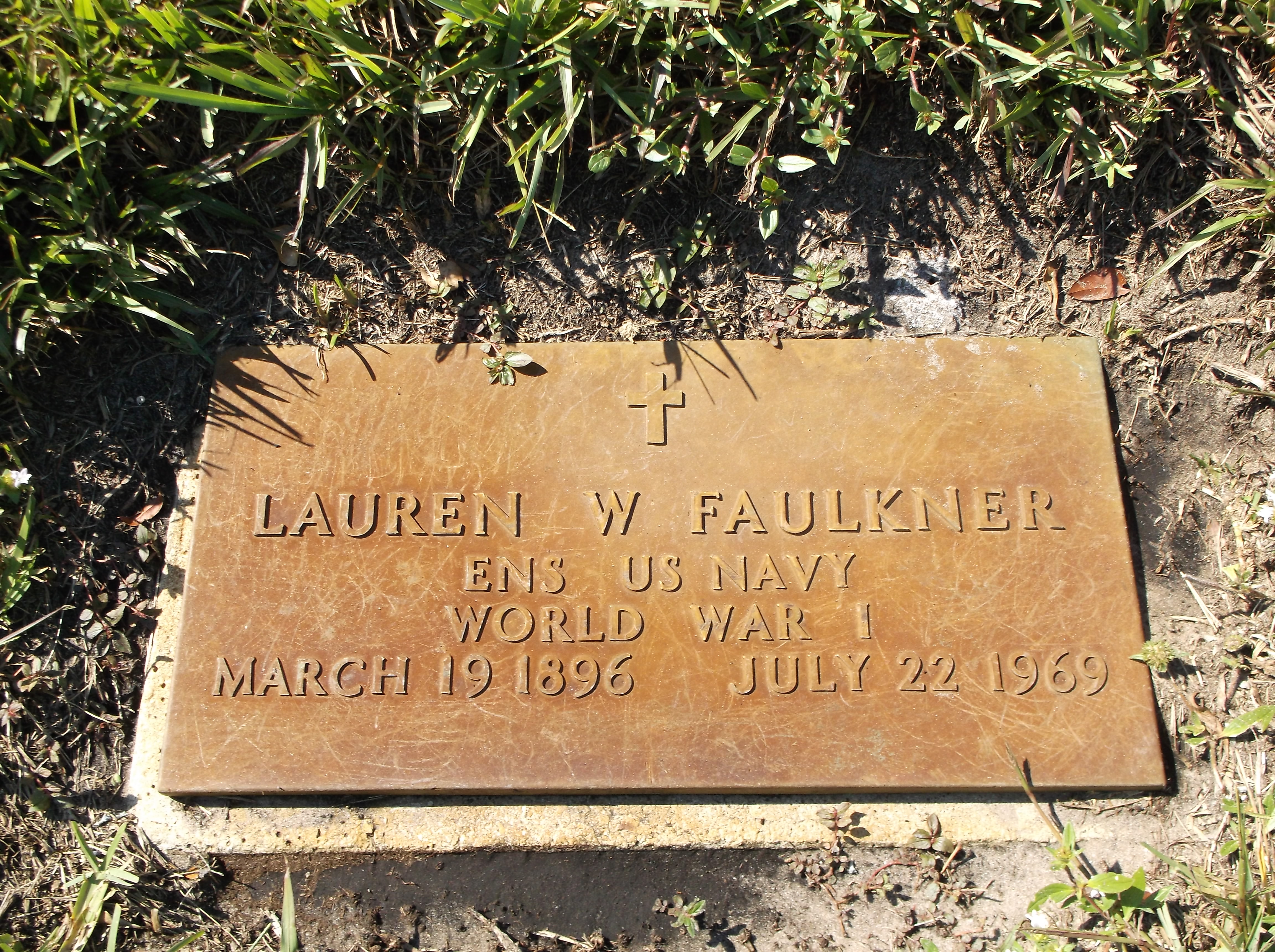 Lauren W Faulkner