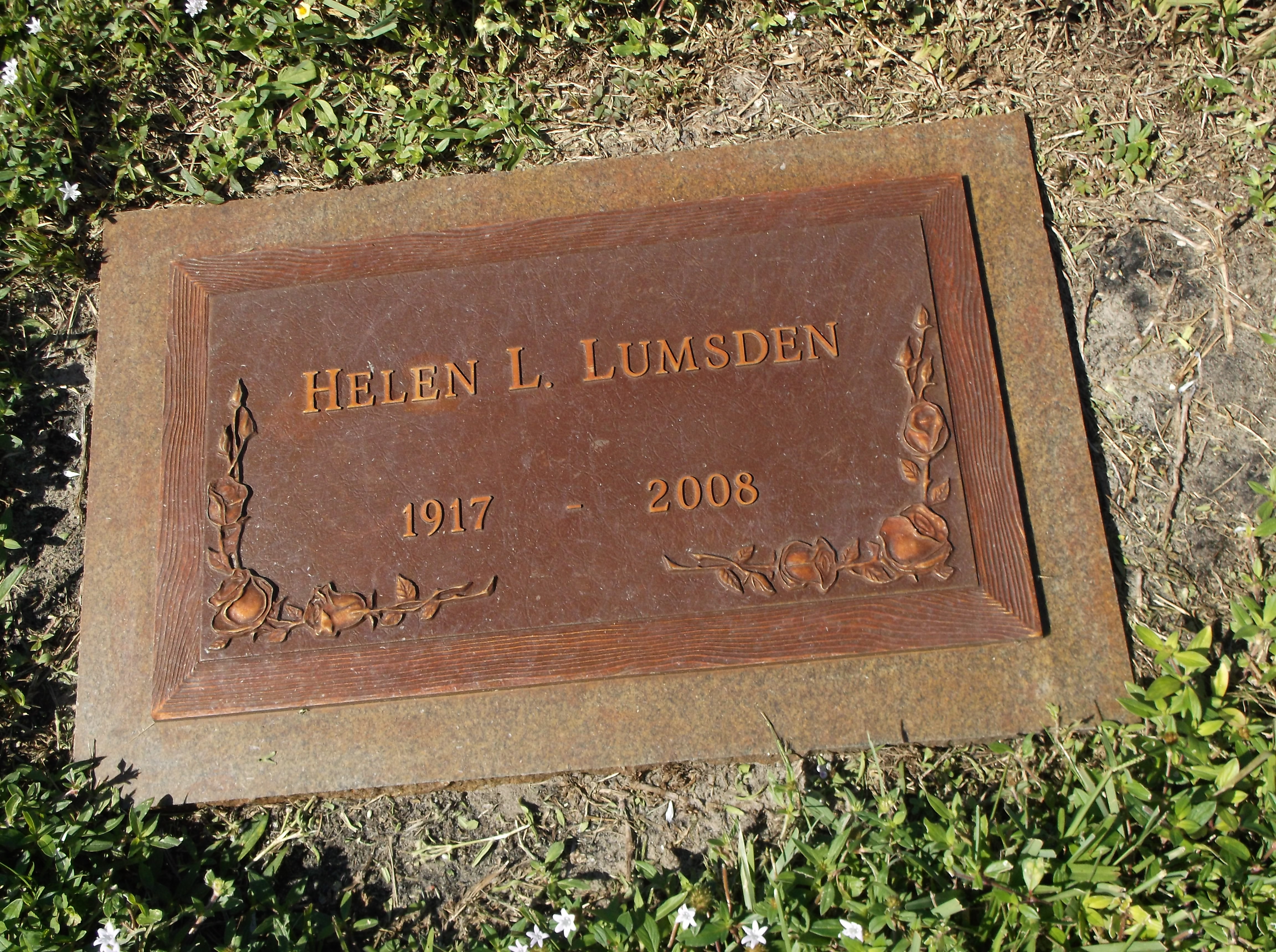 Helen L Lumsden