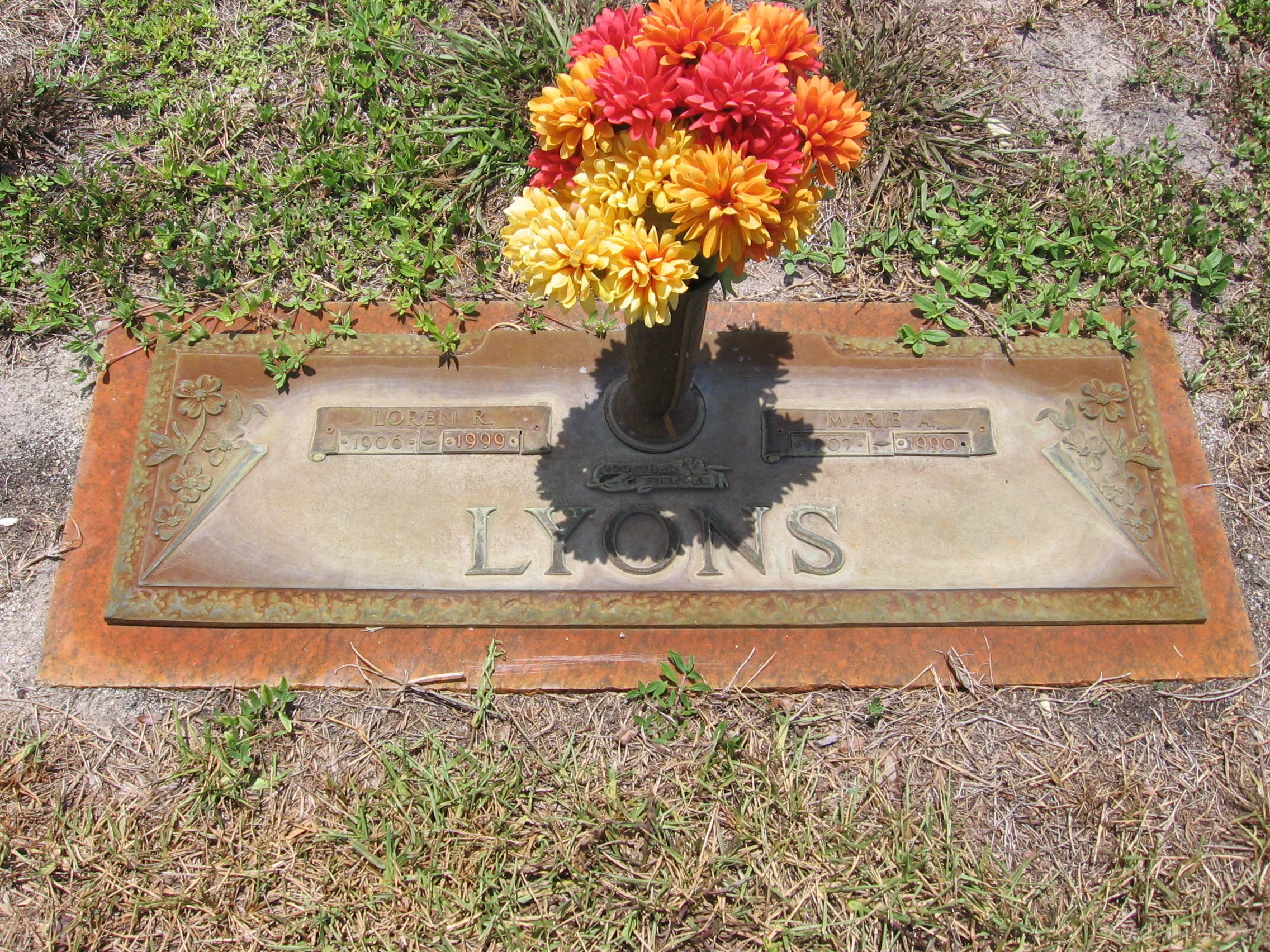 Loren R Lyons