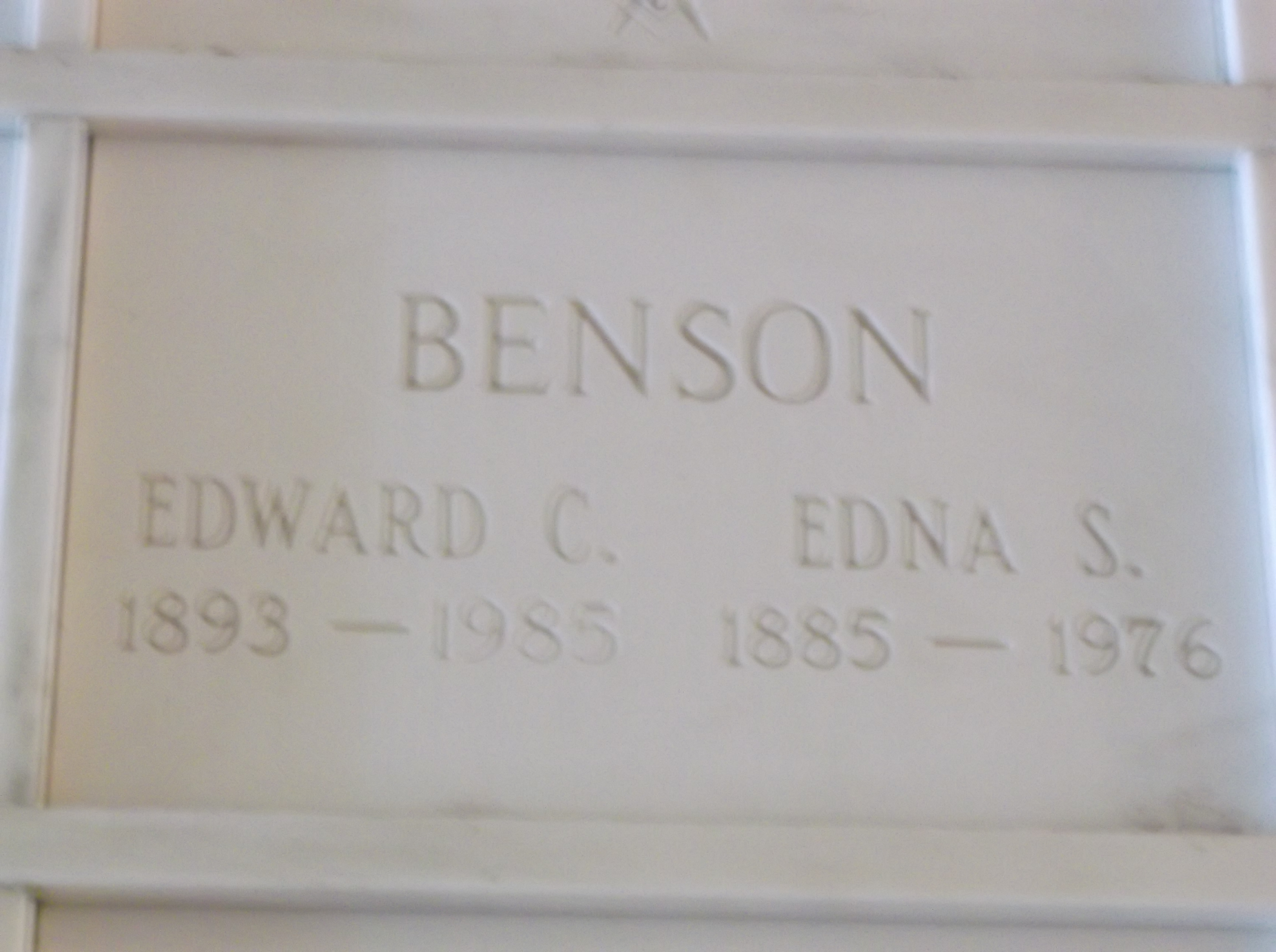 Edna S Benson