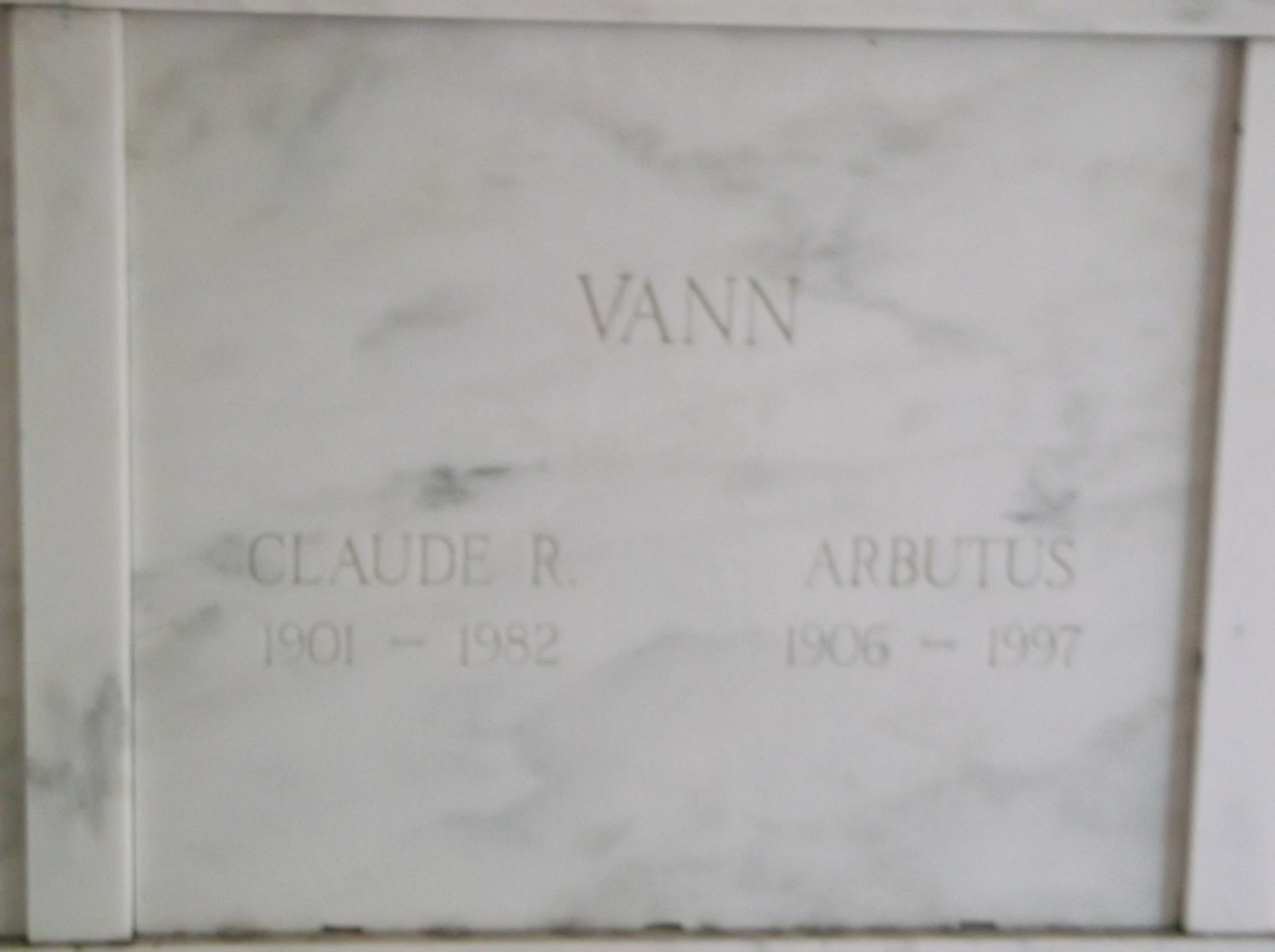Claude R Vann