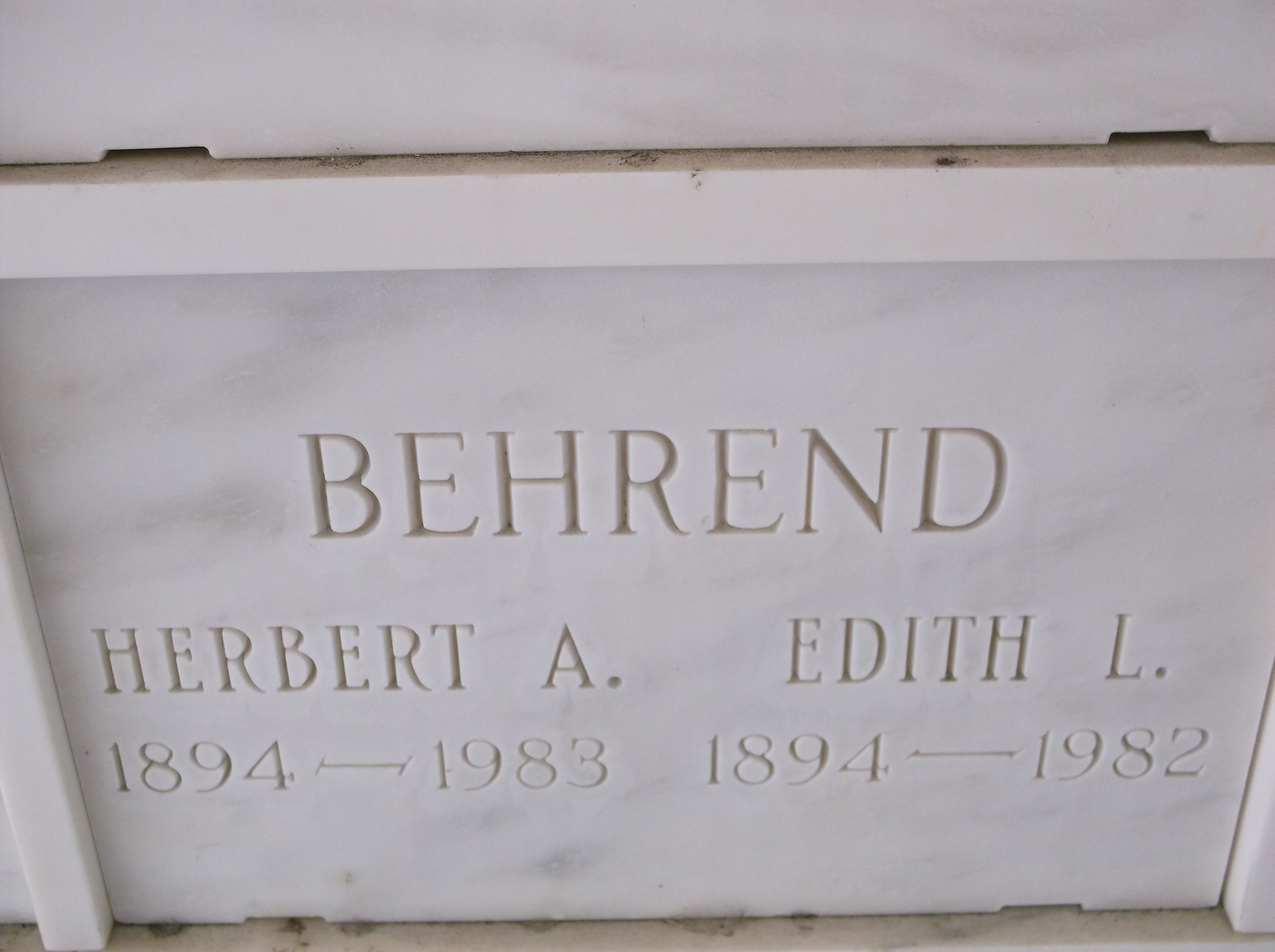 Edith L Behrend