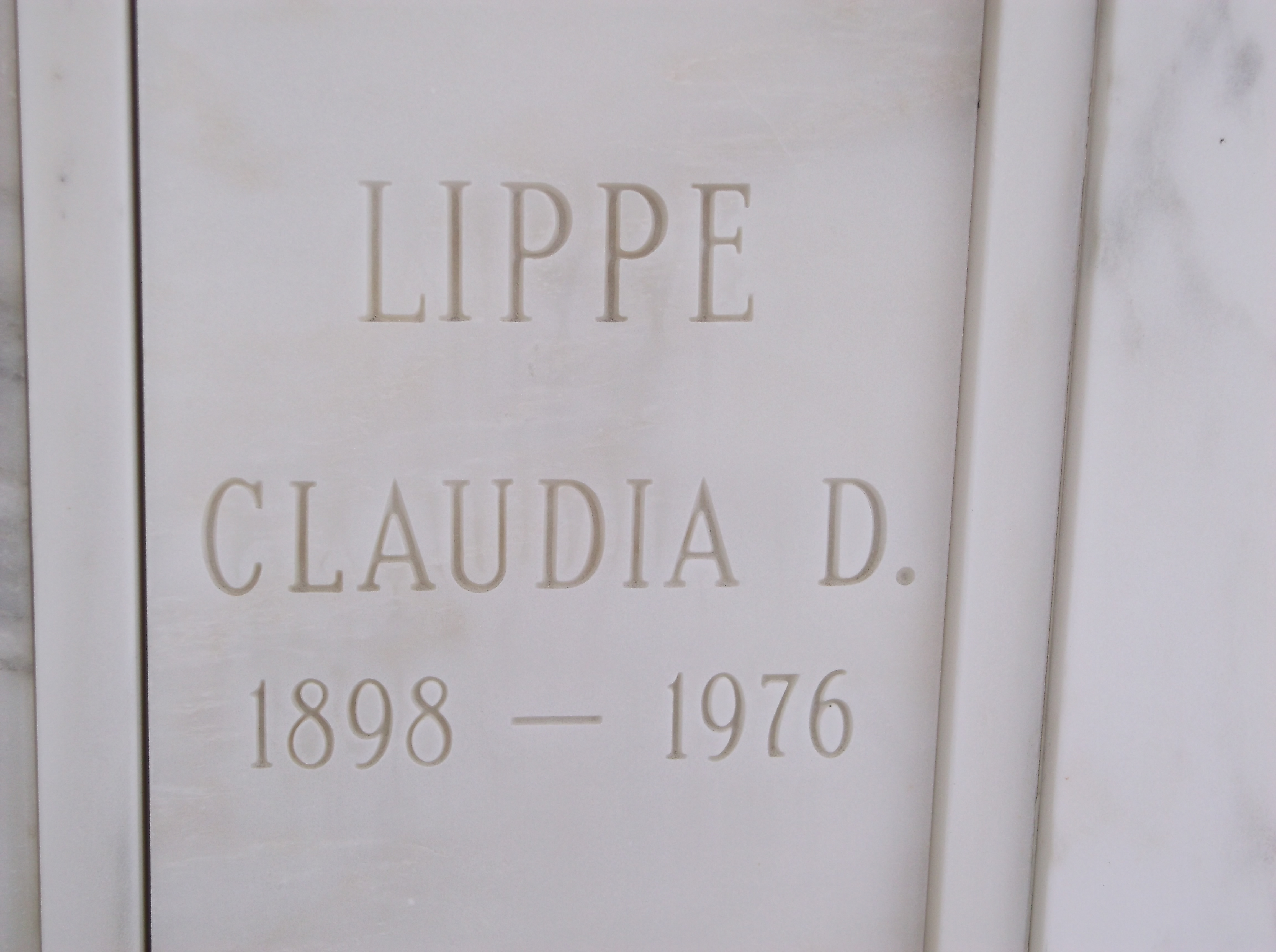 Claudia D Lippe