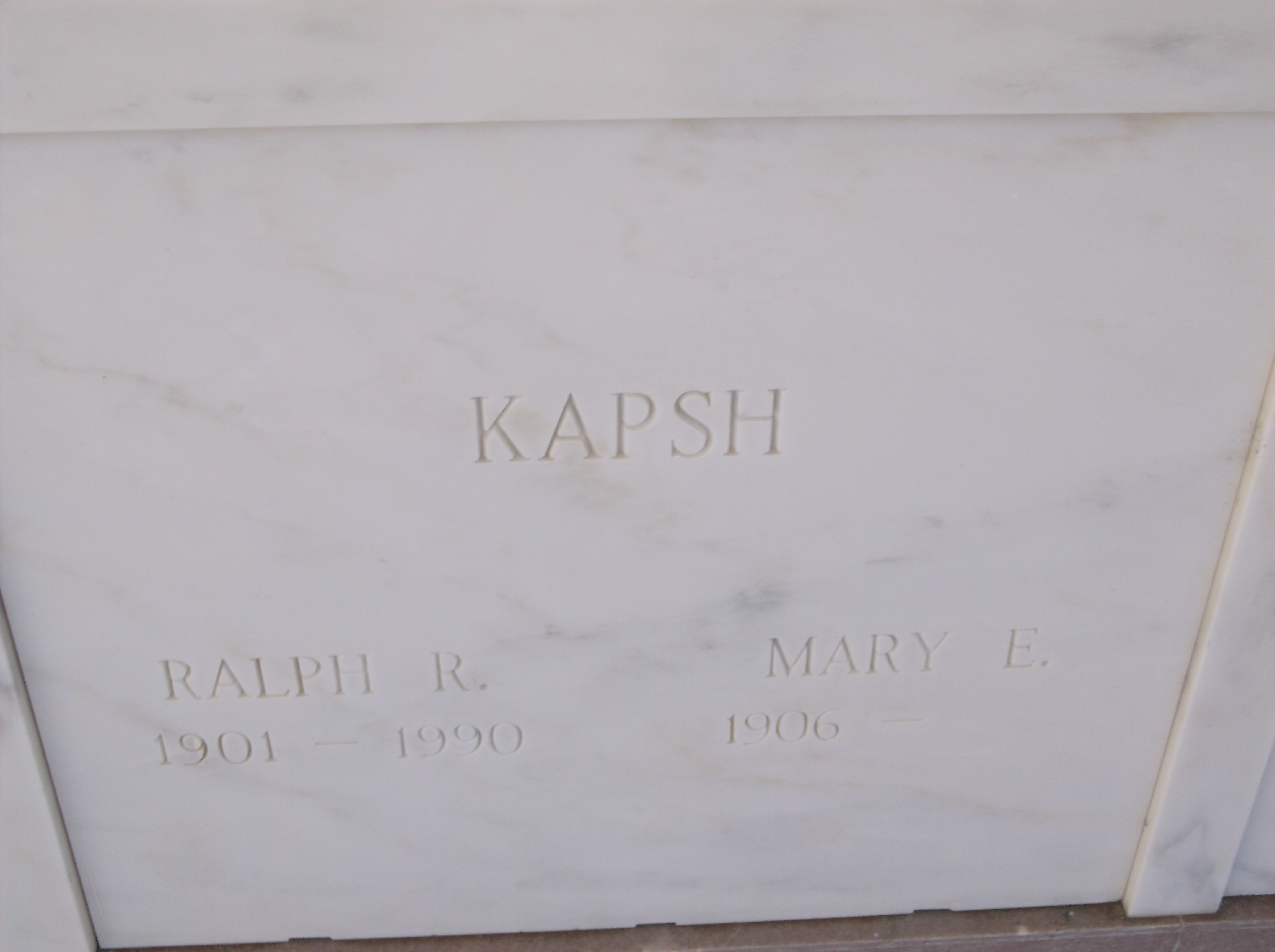 Mary E Kapsh
