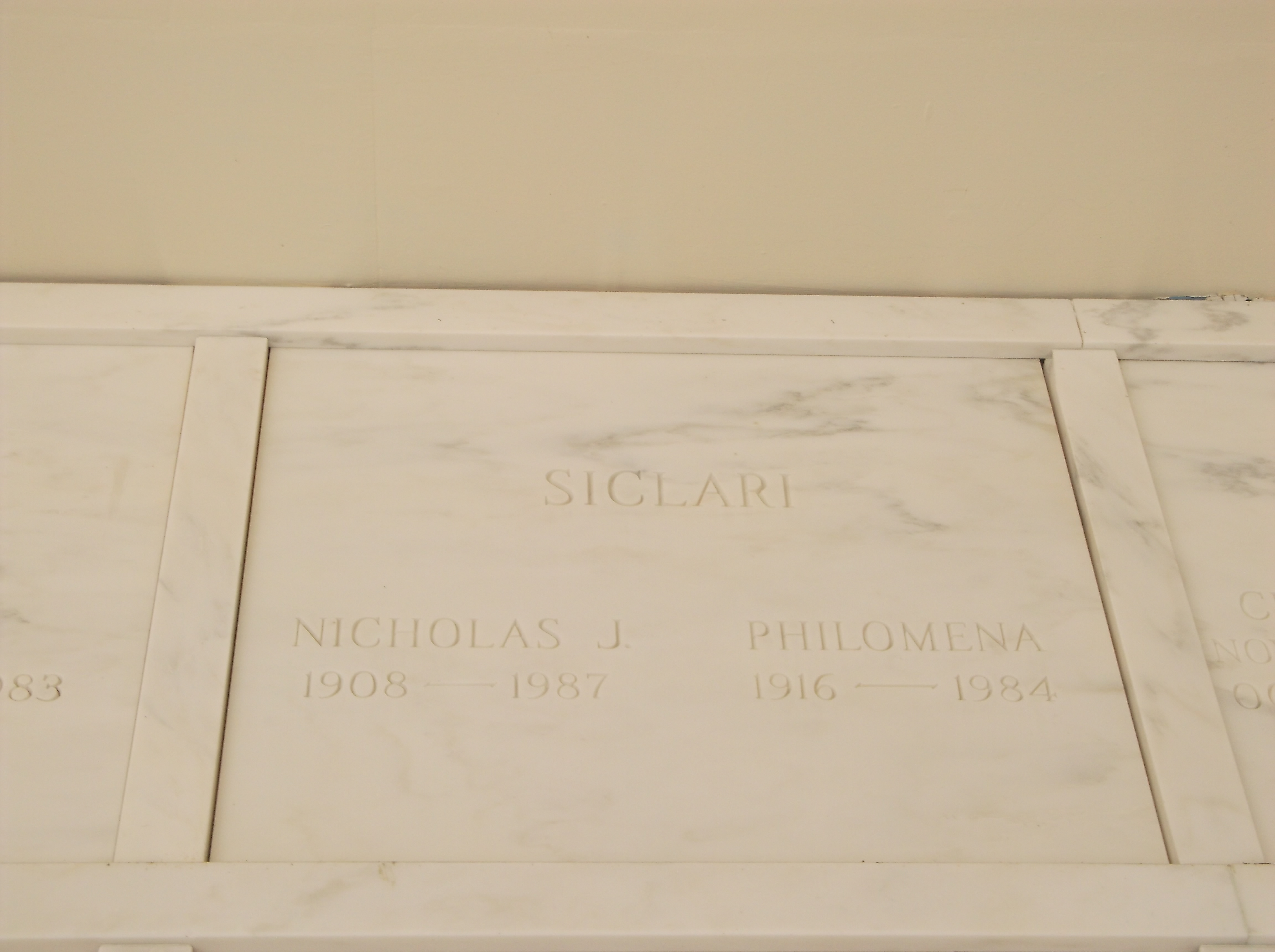 Nicholas J Siclari