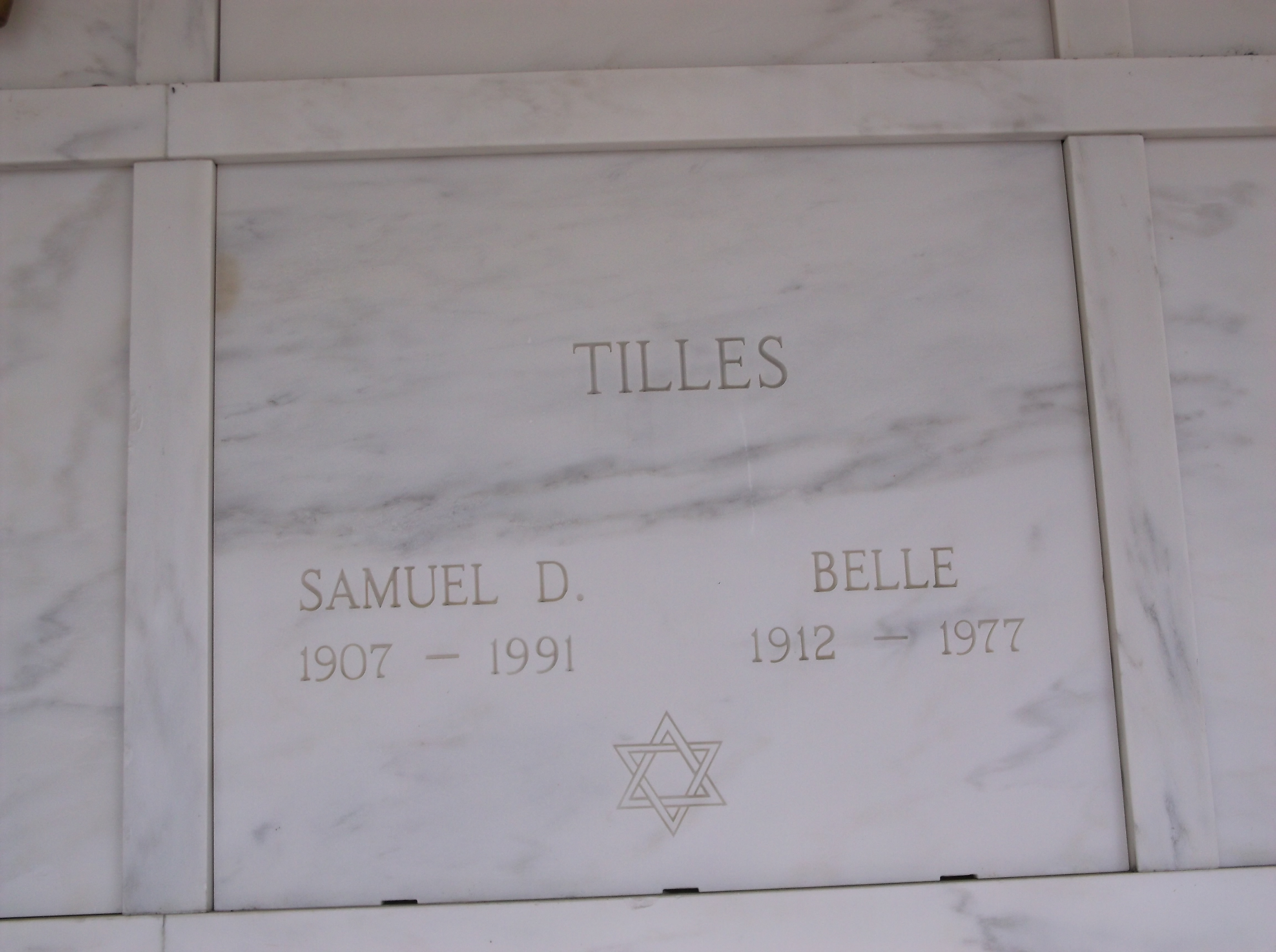 Samuel D Tilles