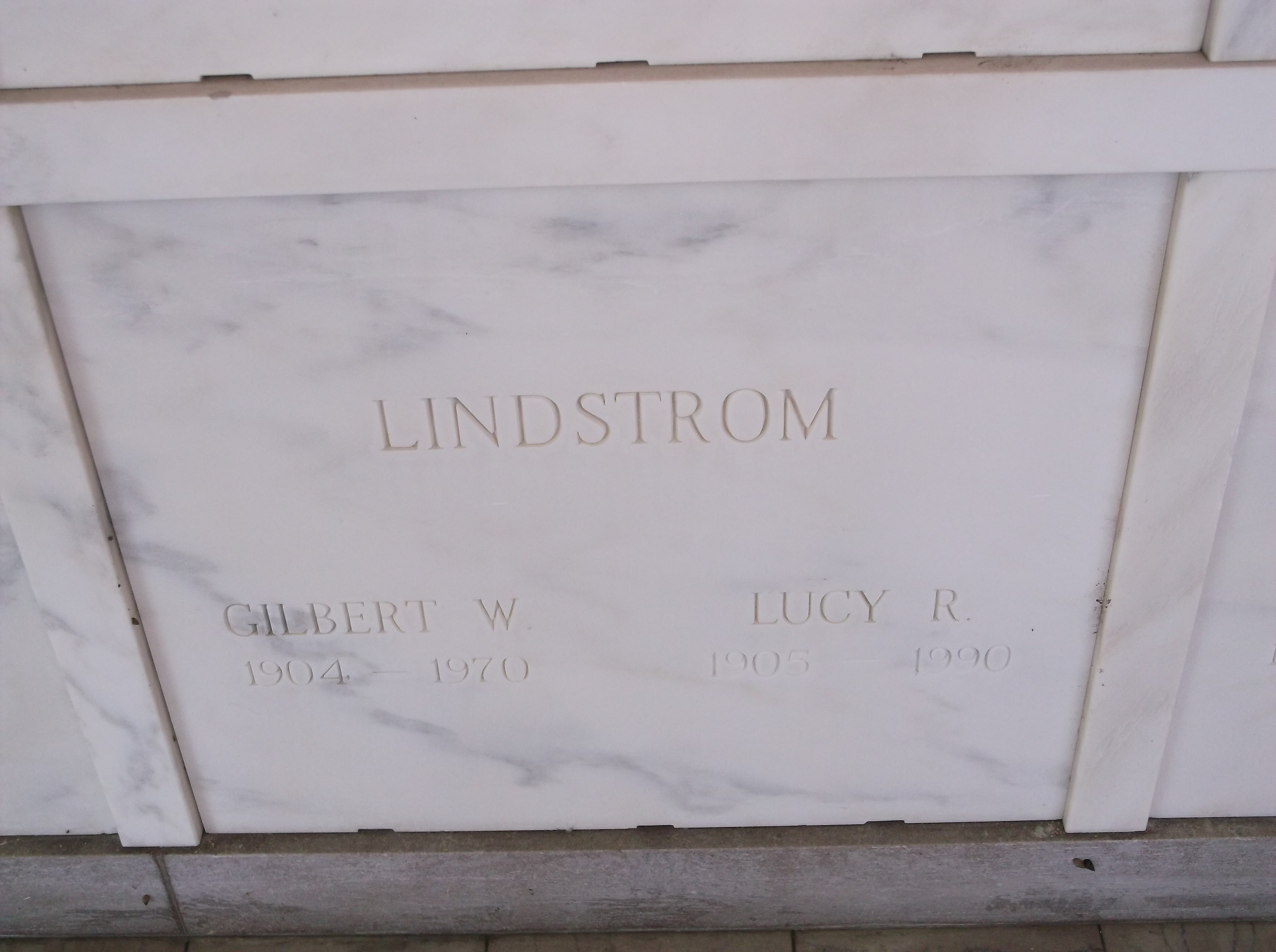 Lucy R Lindstrom