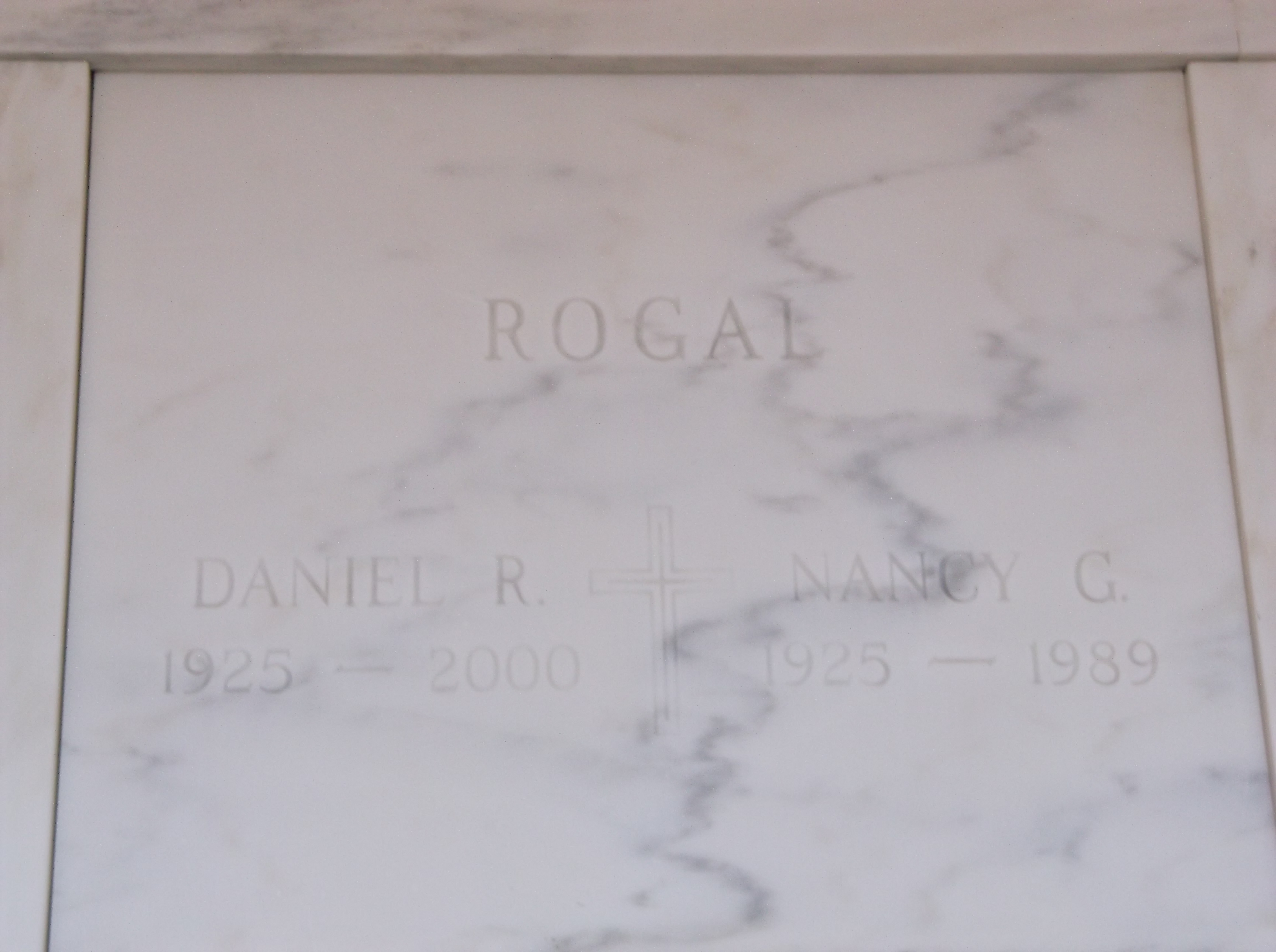 Daniel R Rogal