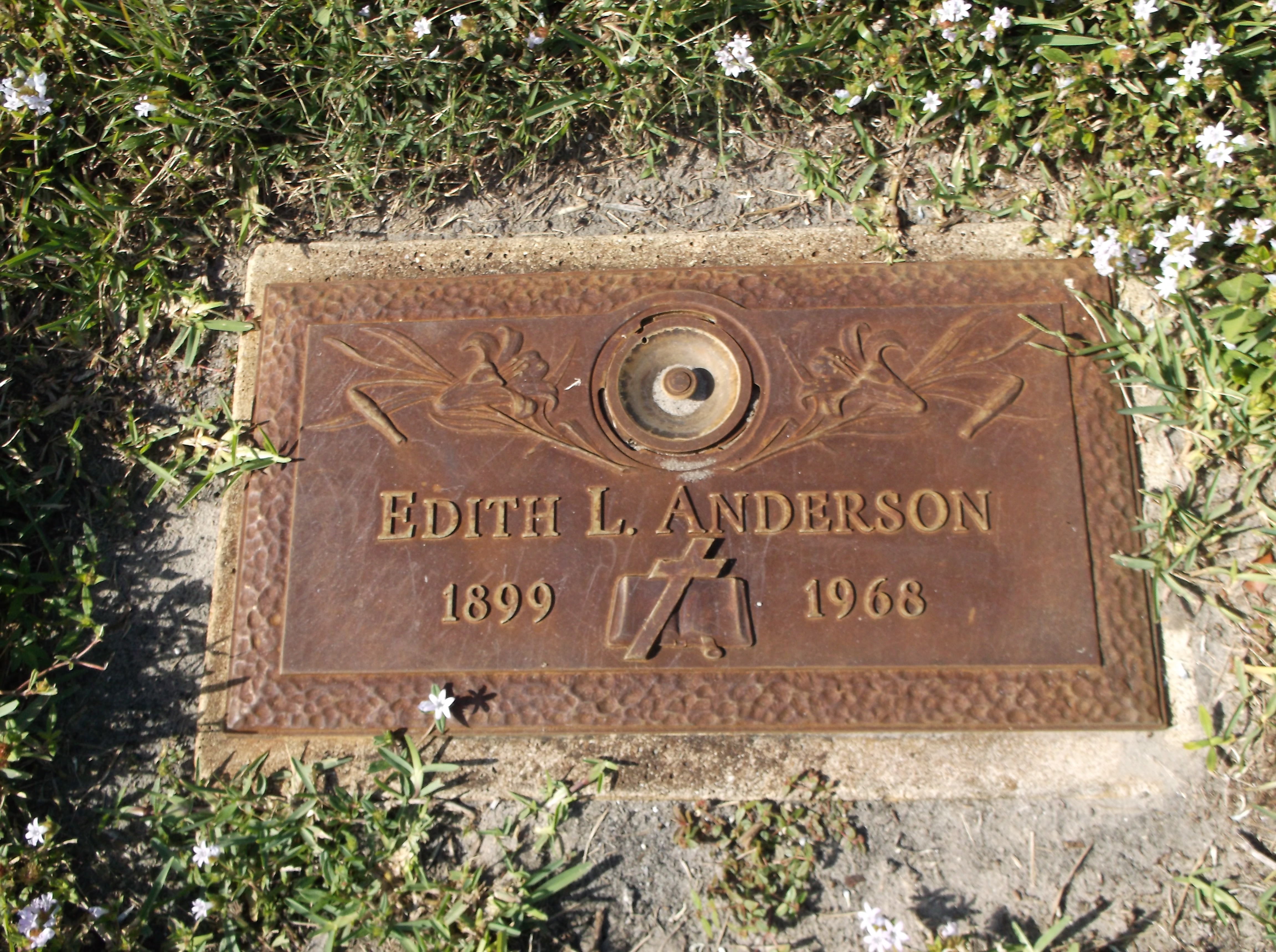 Edith L Anderson