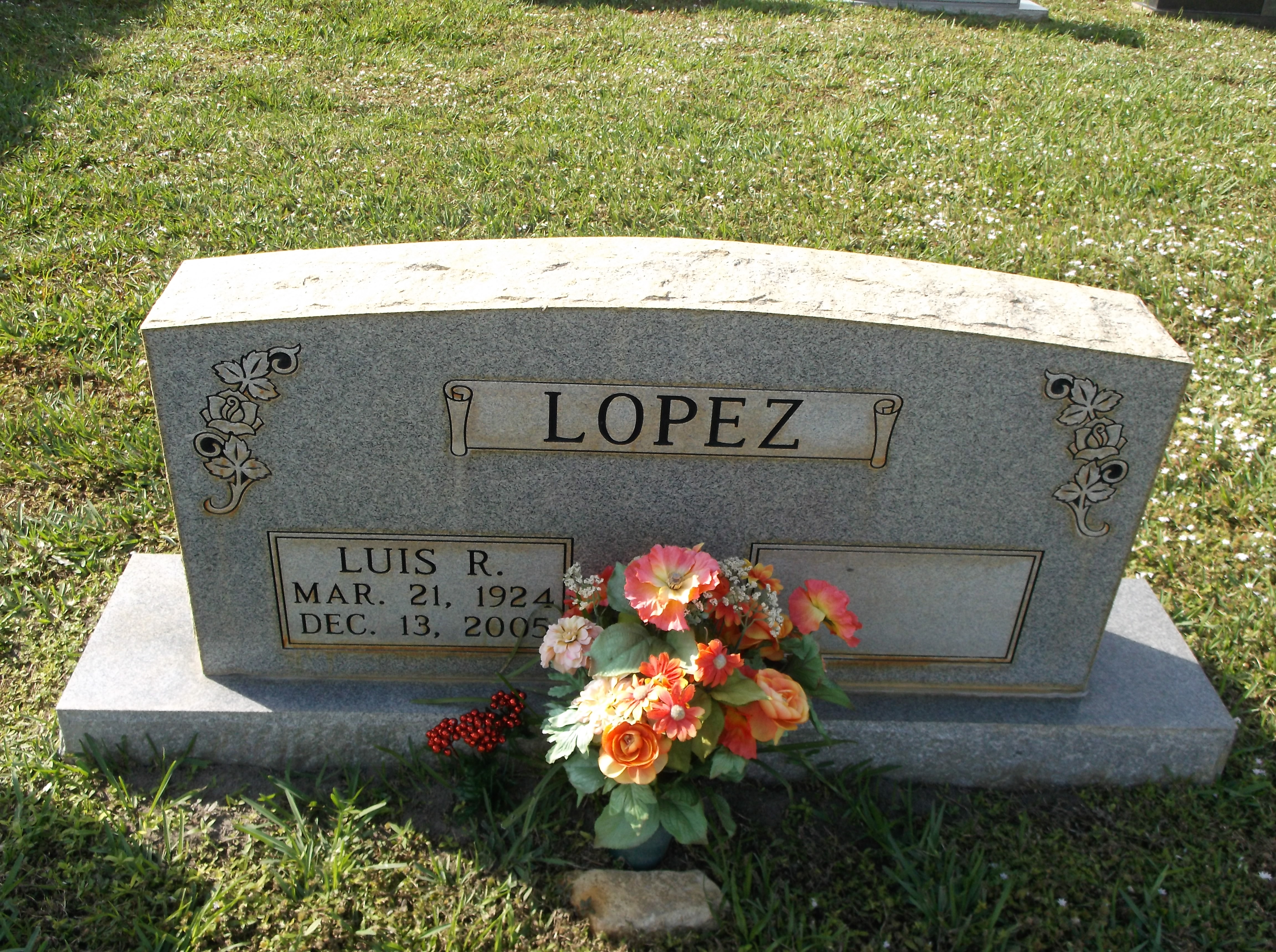 Luis R Lopez