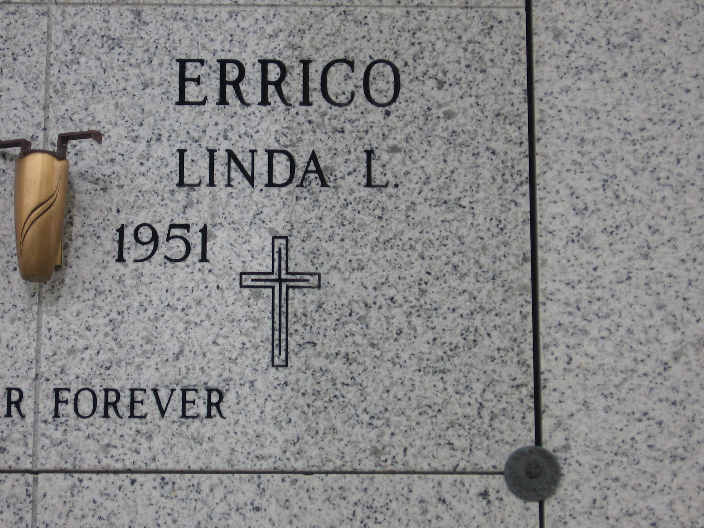 Linda L Errico