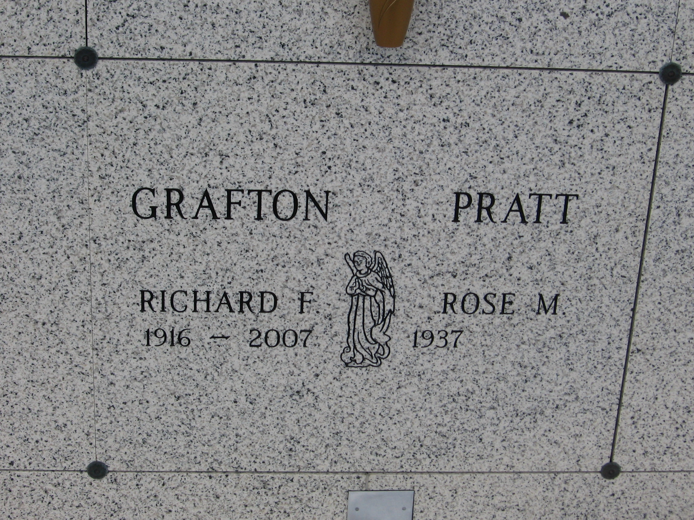 Richard F Grafton