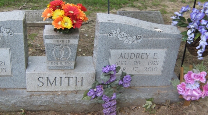 Audrey E Smith