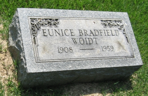 Eunice L Bradfield Woidt