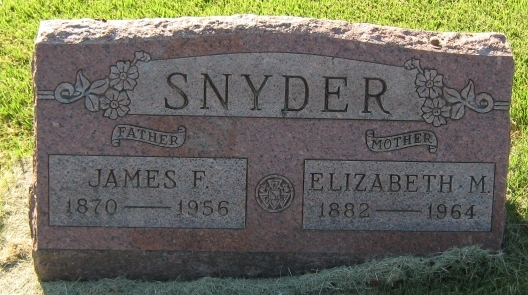 Elizabeth M Snyder