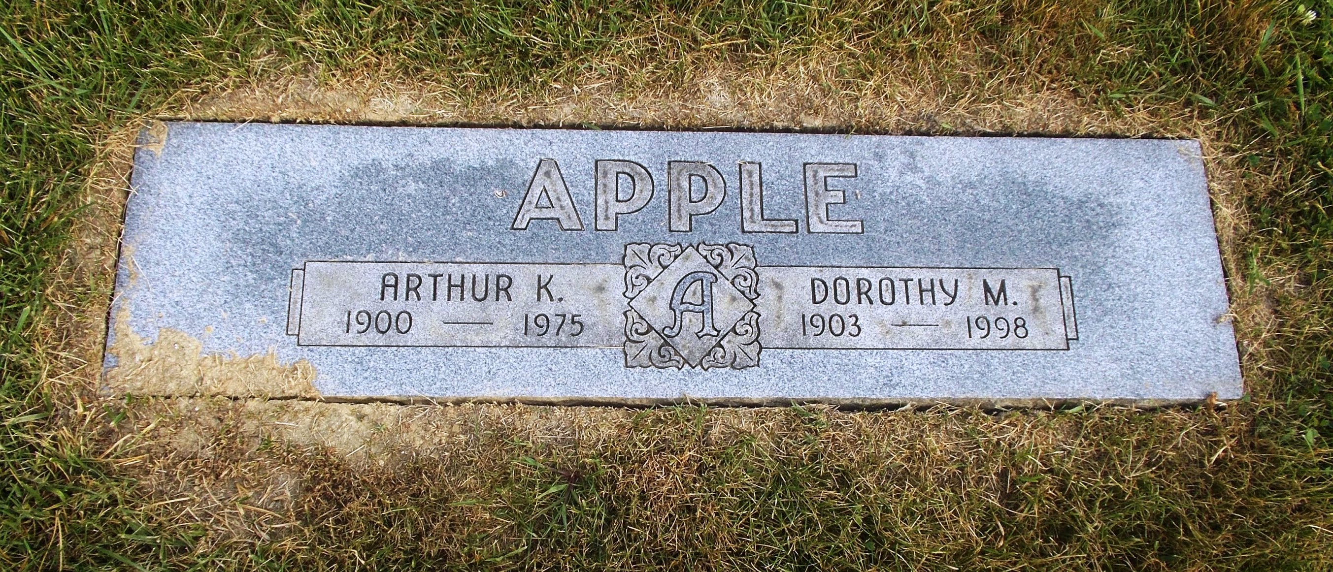 Dorothy M Apple