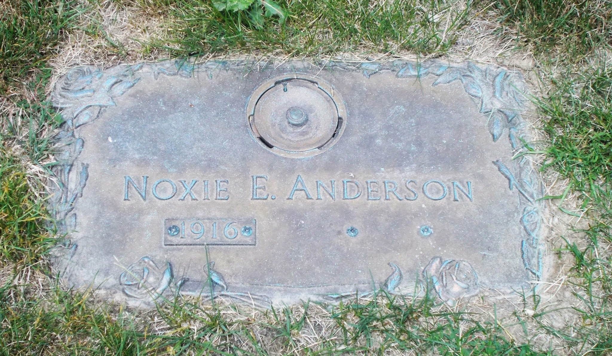 Noxie E Anderson