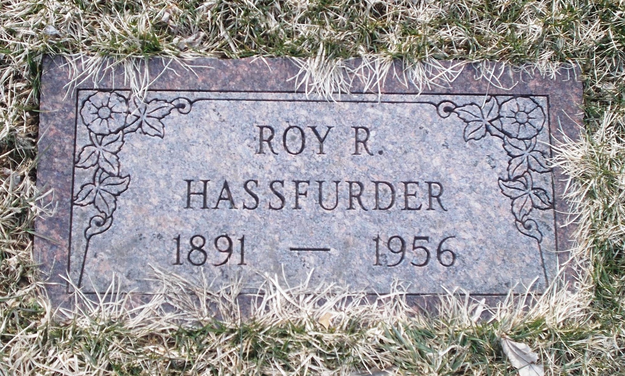Roy R Hassfurder