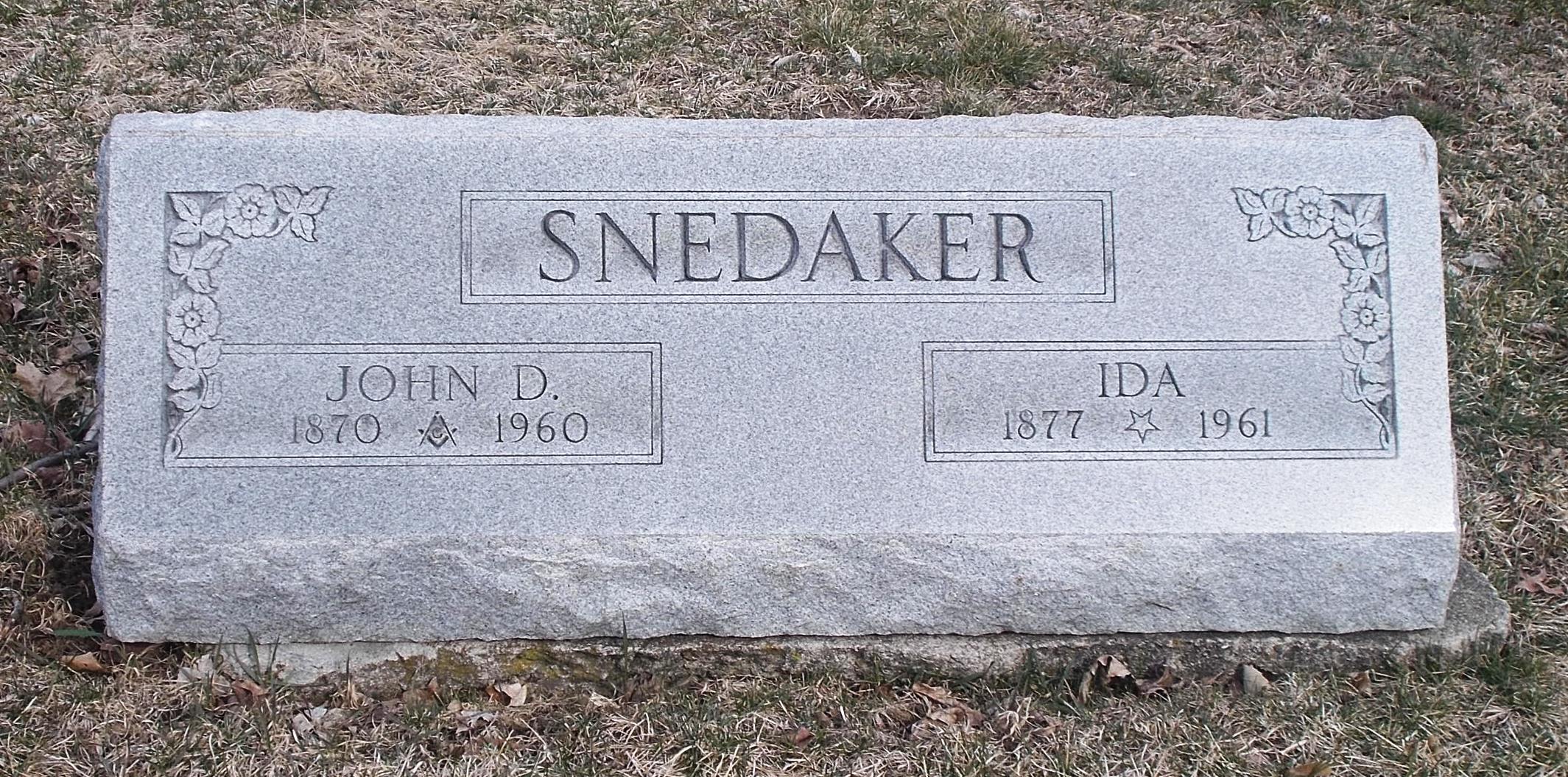 John D Snedaker